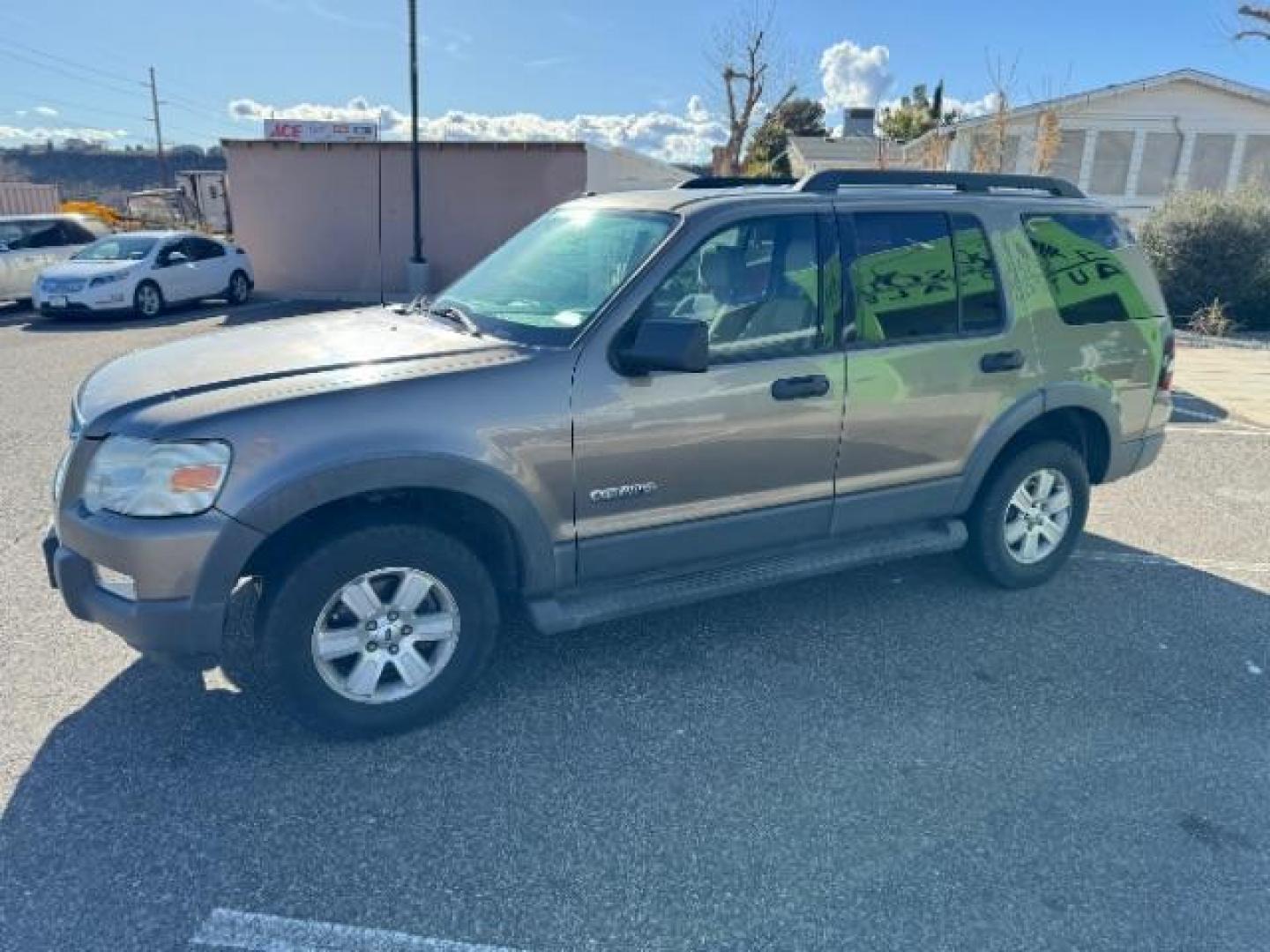 2006 Dark Stone Metallic /Camel Cloth Interior Ford Explorer XLT 4.0L 4WD (1FMEU73E26U) with an 4.0L V6 SOHC 16V engine, 5-Speed Automatic transmission, located at 940 North Main Street, Cedar City, UT, 84720, (435) 628-0023, 37.692936, -113.061897 - We specialize in helping ALL people get the best financing available. No matter your credit score, good, bad or none we can get you an amazing rate. Had a bankruptcy, divorce, or repossessions? We give you the green light to get your credit back on the road. Low down and affordable payments that fit - Photo#4