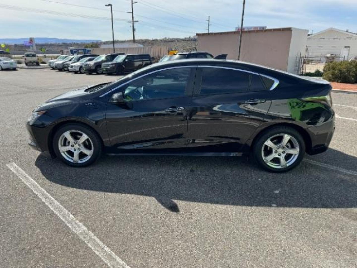 2018 Mosaic Black Metallic /Jet Black/Jet Black, cloth Chevrolet Volt LT (1G1RC6S51JU) with an 1.5L L4 DOHC 16V PLUG-IN HYBRID engine, Continuously Variable Transmission transmission, located at 940 North Main Street, Cedar City, UT, 84720, (435) 628-0023, 37.692936, -113.061897 - Photo#6