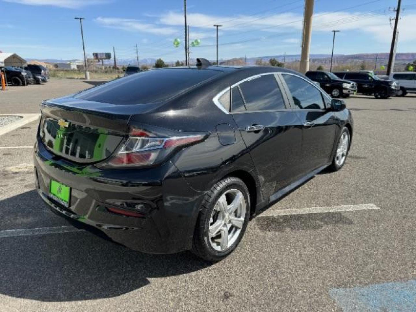 2018 Mosaic Black Metallic /Jet Black/Jet Black, cloth Chevrolet Volt LT (1G1RC6S51JU) with an 1.5L L4 DOHC 16V PLUG-IN HYBRID engine, Continuously Variable Transmission transmission, located at 940 North Main Street, Cedar City, UT, 84720, (435) 628-0023, 37.692936, -113.061897 - Photo#10