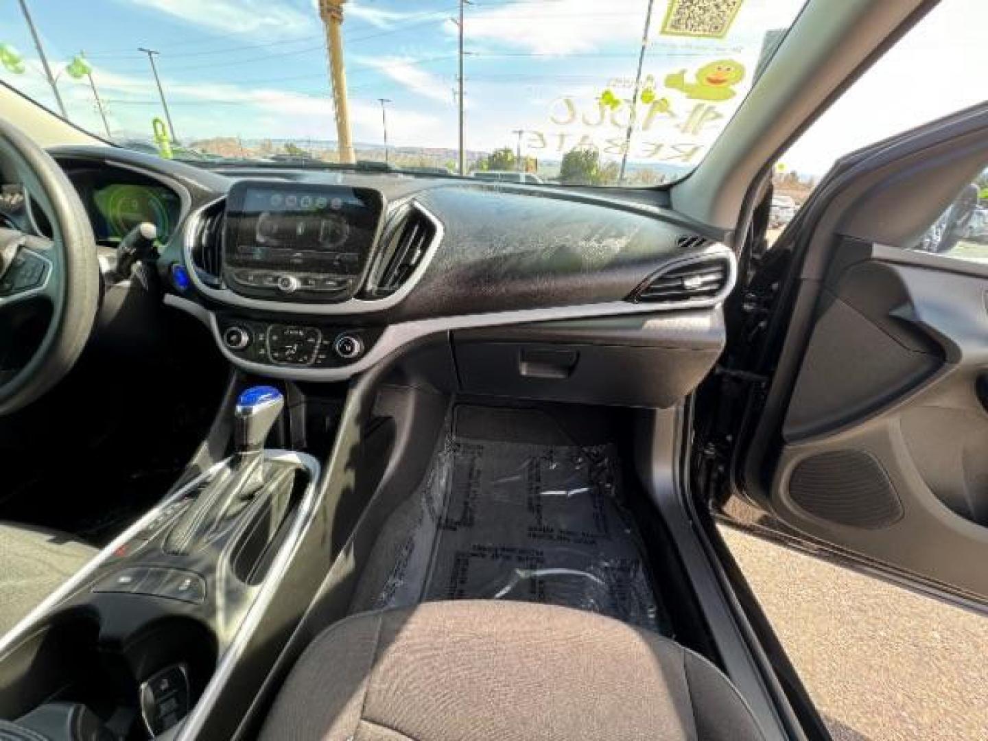 2018 Mosaic Black Metallic /Jet Black/Jet Black, cloth Chevrolet Volt LT (1G1RC6S51JU) with an 1.5L L4 DOHC 16V PLUG-IN HYBRID engine, Continuously Variable Transmission transmission, located at 940 North Main Street, Cedar City, UT, 84720, (435) 628-0023, 37.692936, -113.061897 - Photo#33