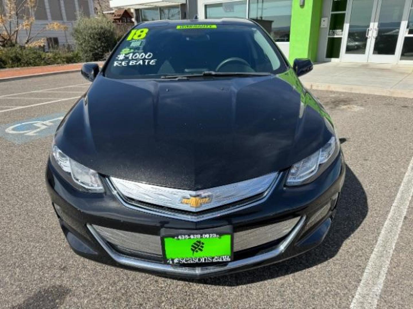 2018 Mosaic Black Metallic /Jet Black/Jet Black, cloth Chevrolet Volt LT (1G1RC6S51JU) with an 1.5L L4 DOHC 16V PLUG-IN HYBRID engine, Continuously Variable Transmission transmission, located at 940 North Main Street, Cedar City, UT, 84720, (435) 628-0023, 37.692936, -113.061897 - Photo#3