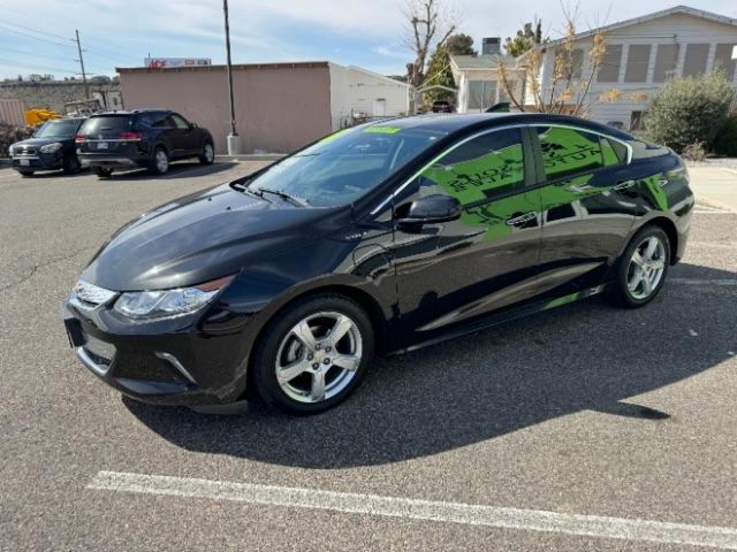 2018 Mosaic Black Metallic /Jet Black/Jet Black, cloth Chevrolet Volt LT (1G1RC6S51JU) with an 1.5L L4 DOHC 16V PLUG-IN HYBRID engine, Continuously Variable Transmission transmission, located at 940 North Main Street, Cedar City, UT, 84720, (435) 628-0023, 37.692936, -113.061897 - Photo#5