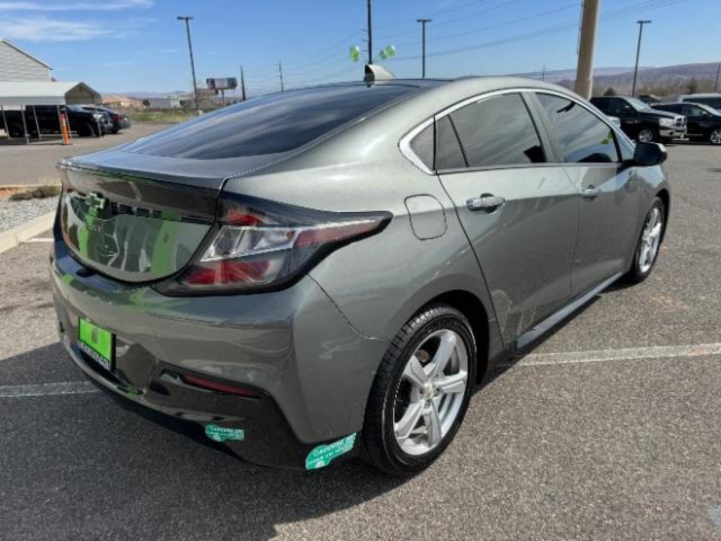 2017 Citron Green Metallic /Jet Black/Jet Black, leather Chevrolet Volt LT (1G1RC6S52HU) with an 1.5L L4 DOHC 16V PLUG-IN HYBRID engine, Continuously Variable Transmission transmission, located at 1865 East Red Hills Pkwy, St. George, 84770, (435) 628-0023, 37.120850, -113.543640 - Photo#10