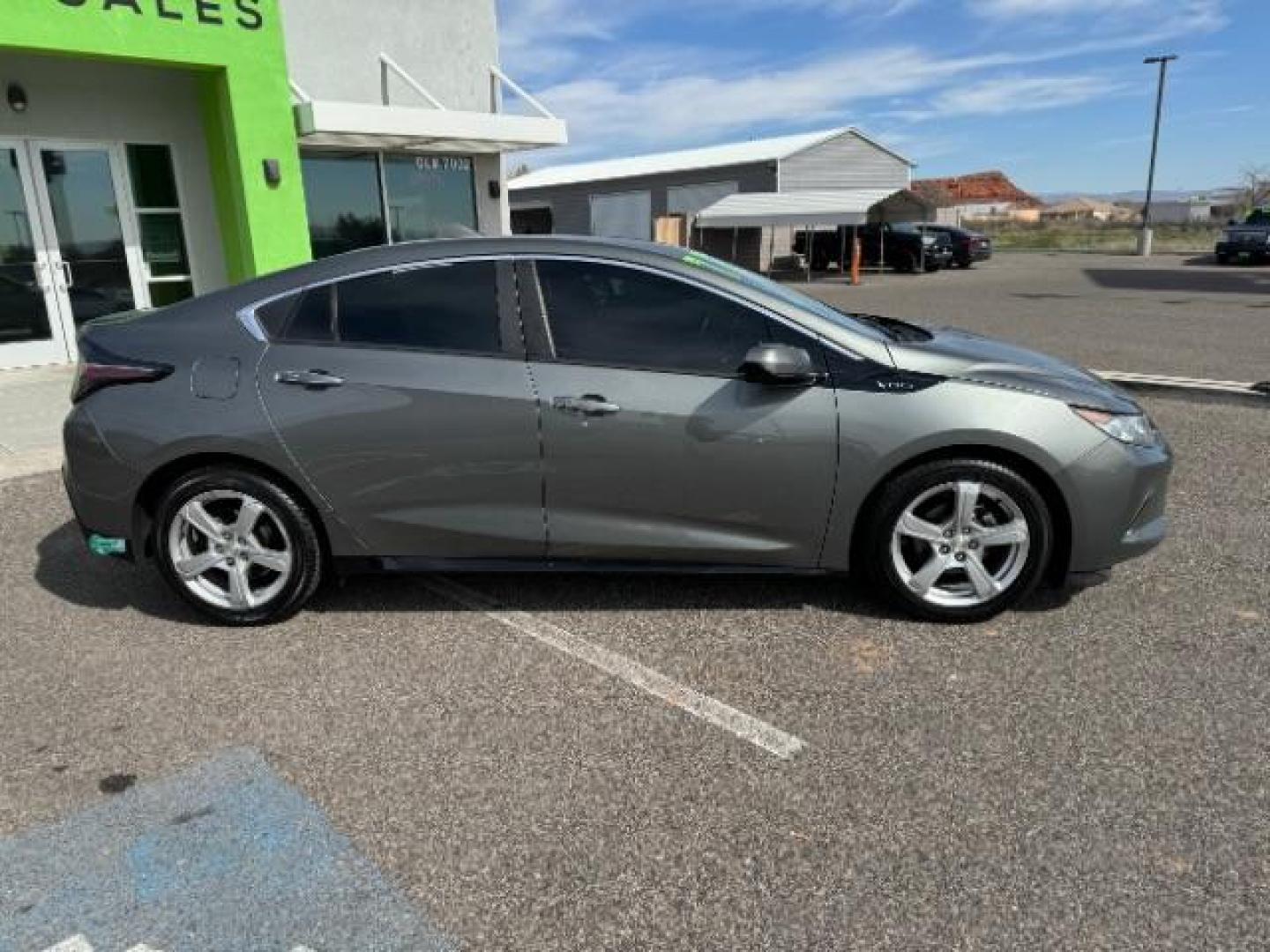 2017 Citron Green Metallic /Jet Black/Jet Black, leather Chevrolet Volt LT (1G1RC6S52HU) with an 1.5L L4 DOHC 16V PLUG-IN HYBRID engine, Continuously Variable Transmission transmission, located at 1865 East Red Hills Pkwy, St. George, 84770, (435) 628-0023, 37.120850, -113.543640 - Photo#12