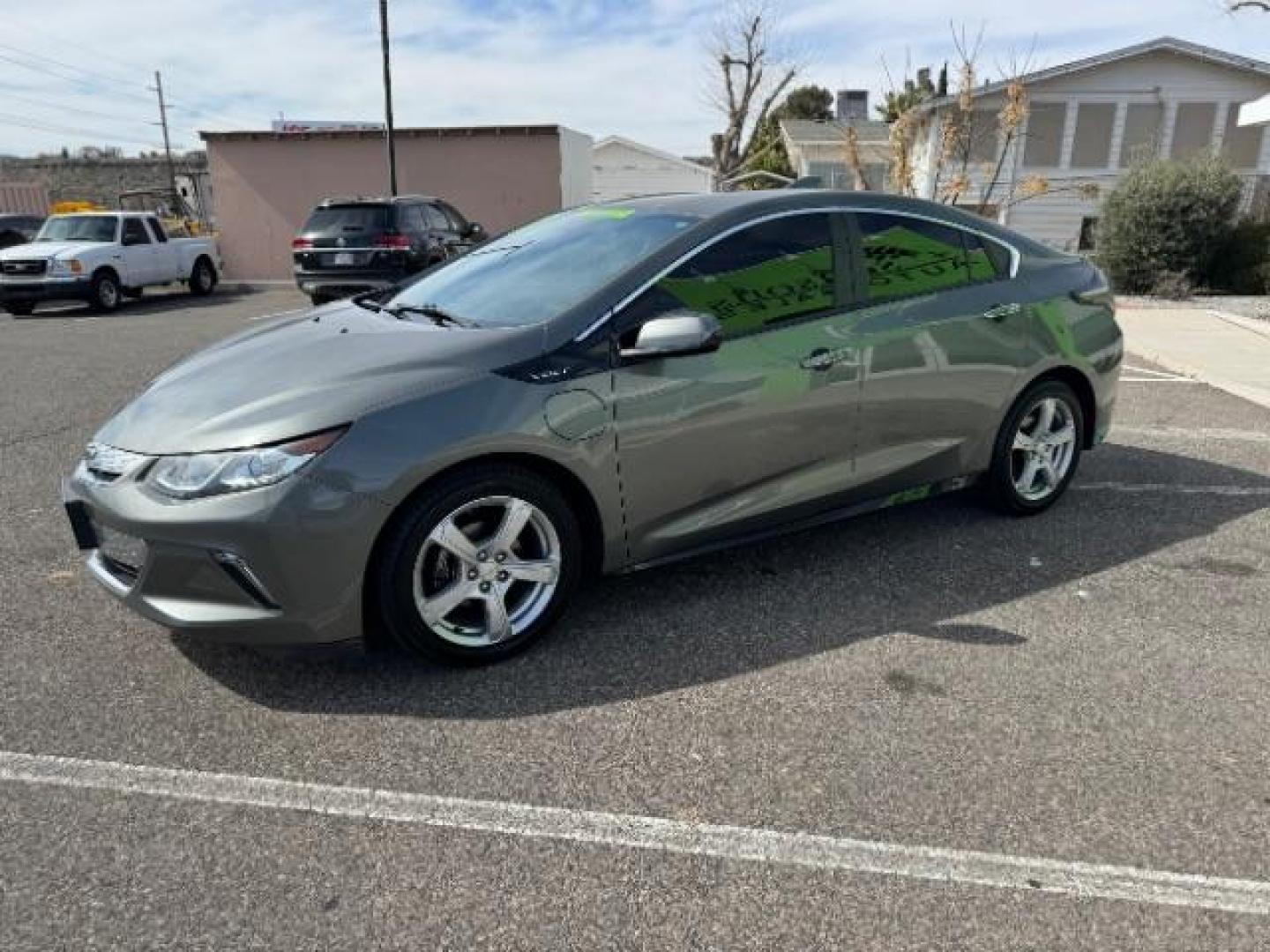 2017 Citron Green Metallic /Jet Black/Jet Black, leather Chevrolet Volt LT (1G1RC6S52HU) with an 1.5L L4 DOHC 16V PLUG-IN HYBRID engine, Continuously Variable Transmission transmission, located at 1865 East Red Hills Pkwy, St. George, 84770, (435) 628-0023, 37.120850, -113.543640 - Photo#5