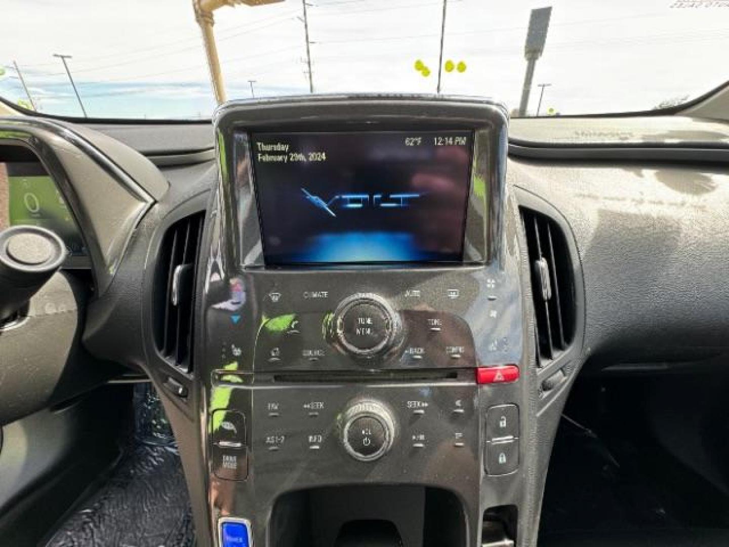 2014 White /Black Leather Interior Chevrolet Volt Premium w/ LEP (1G1RF6E42EU) with an 1.4L L4 DOHC 16V PLUG-IN HYBRID engine, Continuously Variable Transmission transmission, located at 940 North Main Street, Cedar City, UT, 84720, (435) 628-0023, 37.692936, -113.061897 - Photo#24