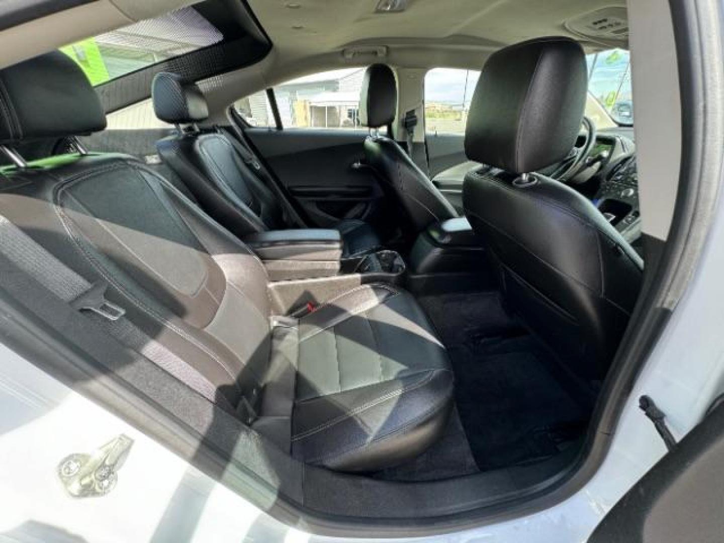 2014 White /Black Leather Interior Chevrolet Volt Premium w/ LEP (1G1RF6E42EU) with an 1.4L L4 DOHC 16V PLUG-IN HYBRID engine, Continuously Variable Transmission transmission, located at 940 North Main Street, Cedar City, UT, 84720, (435) 628-0023, 37.692936, -113.061897 - Photo#33