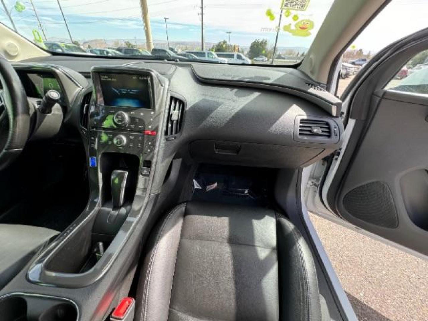 2014 White /Black Leather Interior Chevrolet Volt Premium w/ LEP (1G1RF6E42EU) with an 1.4L L4 DOHC 16V PLUG-IN HYBRID engine, Continuously Variable Transmission transmission, located at 940 North Main Street, Cedar City, UT, 84720, (435) 628-0023, 37.692936, -113.061897 - Photo#36