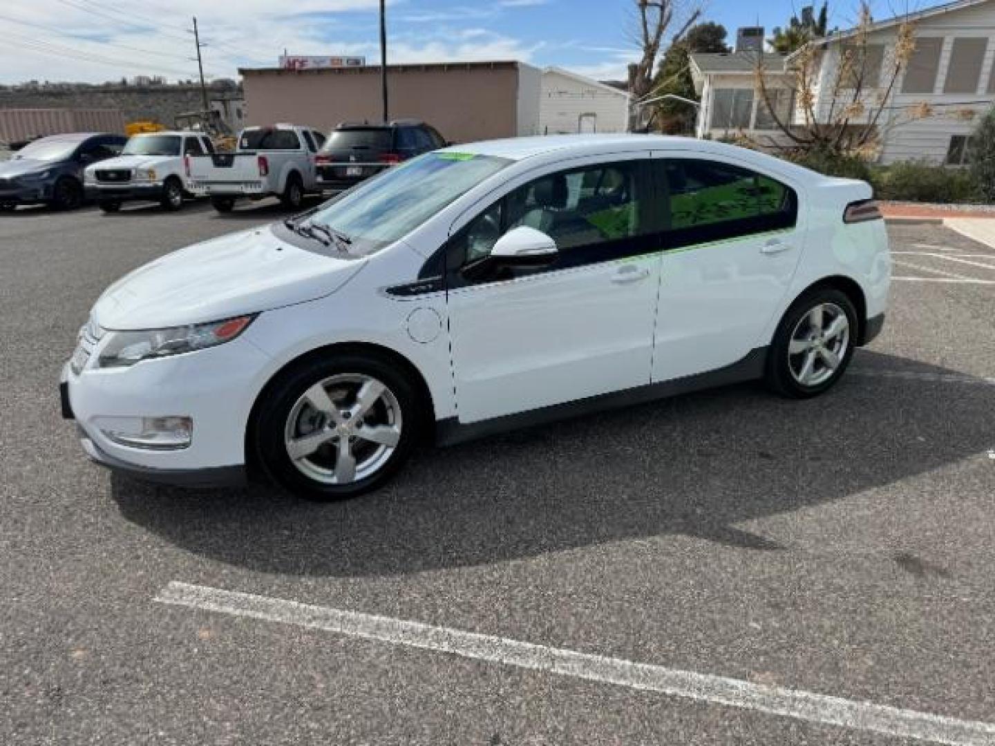 2014 White /Black Leather Interior Chevrolet Volt Premium w/ LEP (1G1RF6E42EU) with an 1.4L L4 DOHC 16V PLUG-IN HYBRID engine, Continuously Variable Transmission transmission, located at 940 North Main Street, Cedar City, UT, 84720, (435) 628-0023, 37.692936, -113.061897 - Photo#5