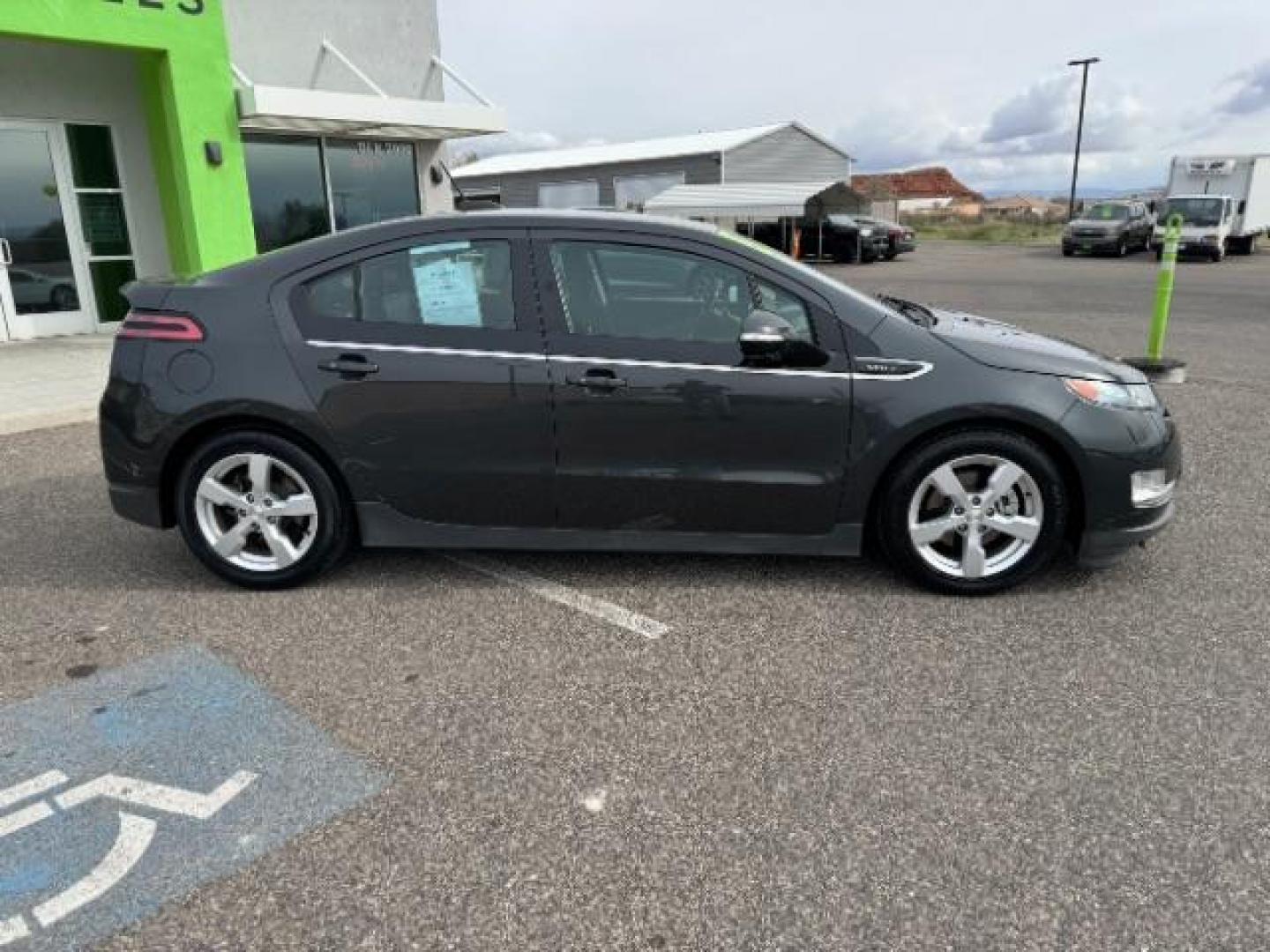 2015 Ashen Gray Metallic /Jet Black/Dark Accents Chevrolet Volt Premium w/ Navigation (1G1RD6E41FU) with an 1.4L L4 DOHC 16V PLUG-IN HYBRID engine, Continuously Variable Transmission transmission, located at 1865 East Red Hills Pkwy, St. George, 84770, (435) 628-0023, 37.120850, -113.543640 - Photo#11