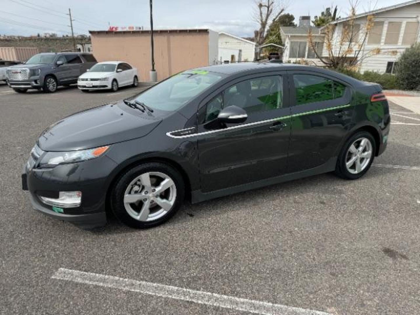 2015 Ashen Gray Metallic /Jet Black/Dark Accents Chevrolet Volt Premium w/ Navigation (1G1RD6E41FU) with an 1.4L L4 DOHC 16V PLUG-IN HYBRID engine, Continuously Variable Transmission transmission, located at 1865 East Red Hills Pkwy, St. George, 84770, (435) 628-0023, 37.120850, -113.543640 - Photo#4