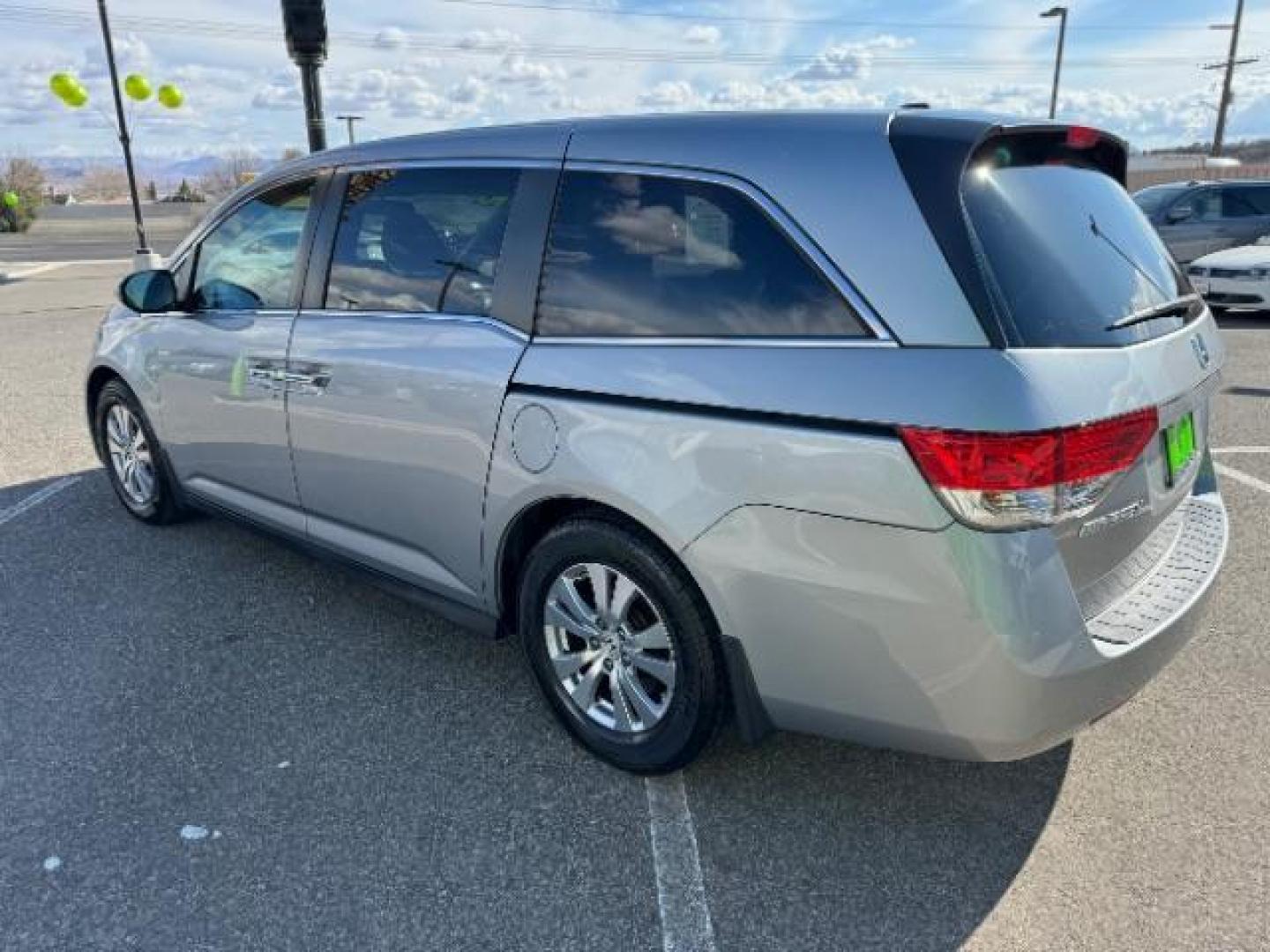 2016 Lunar Silver Metallic /Gray, cloth Honda Odyssey SE (5FNRL5H30GB) with an 3.5L V6 SOHC 24V engine, 6-Speed Automatic transmission, located at 940 North Main Street, Cedar City, UT, 84720, (435) 628-0023, 37.692936, -113.061897 - Photo#6