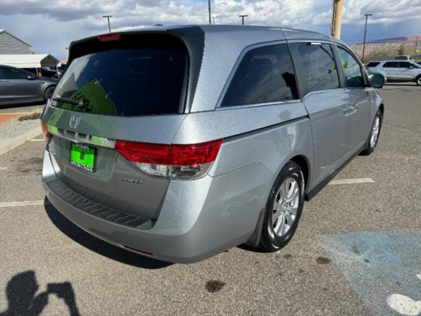 2016 Lunar Silver Metallic /Gray, cloth Honda Odyssey SE (5FNRL5H30GB) with an 3.5L V6 SOHC 24V engine, 6-Speed Automatic transmission, located at 940 North Main Street, Cedar City, UT, 84720, (435) 628-0023, 37.692936, -113.061897 - Photo#9