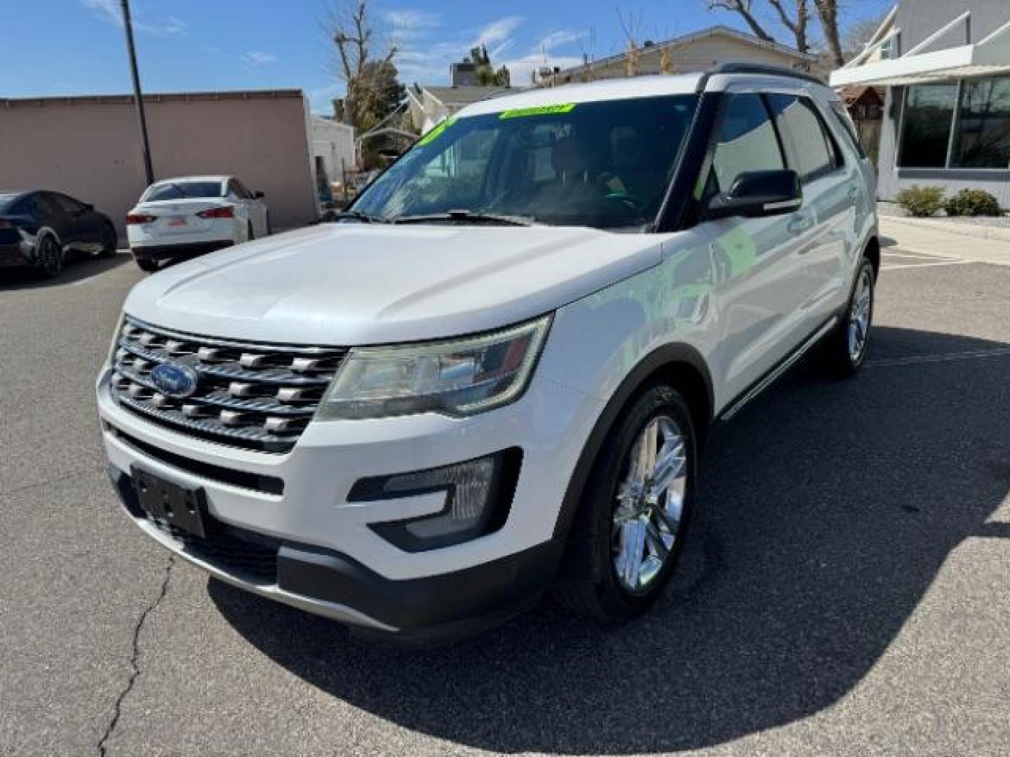 2016 Oxford White /Medium Light Camel, cloth Ford Explorer XLT FWD (1FM5K7D89GG) with an 3.5L V6 DOHC 24V engine, 6-Speed Automatic transmission, located at 1865 East Red Hills Pkwy, St. George, 84770, (435) 628-0023, 37.120850, -113.543640 - Photo#3