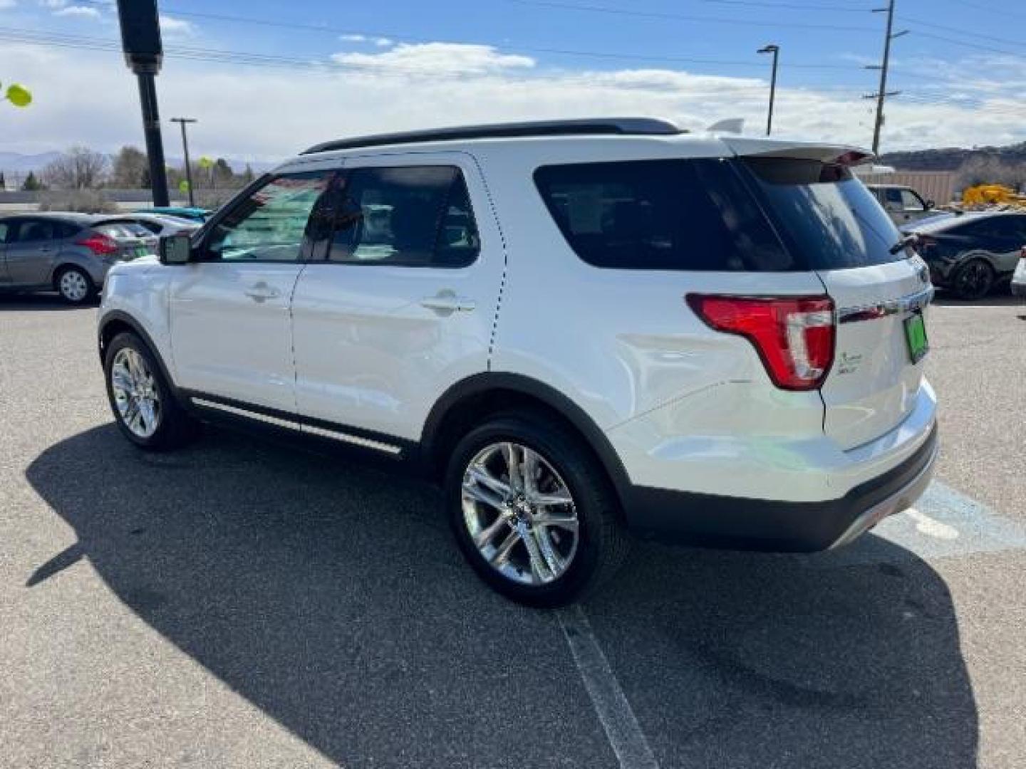 2016 Oxford White /Medium Light Camel, cloth Ford Explorer XLT FWD (1FM5K7D89GG) with an 3.5L V6 DOHC 24V engine, 6-Speed Automatic transmission, located at 1865 East Red Hills Pkwy, St. George, 84770, (435) 628-0023, 37.120850, -113.543640 - Photo#6