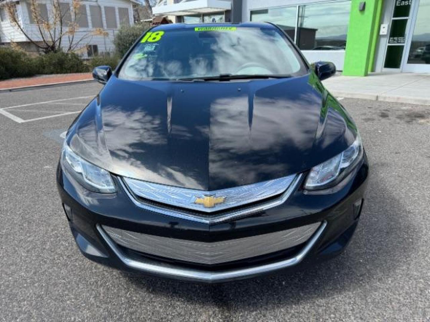 2018 Mosaic Black Metallic /Light Ash/Dark Ash, cloth Chevrolet Volt LT w/ Standard Emission Package (1G1RA6S51JU) with an 1.5L L4 DOHC 16V PLUG-IN HYBRID engine, Continuously Variable Transmission transmission, located at 940 North Main Street, Cedar City, UT, 84720, (435) 628-0023, 37.692936, -113.061897 - Photo#3