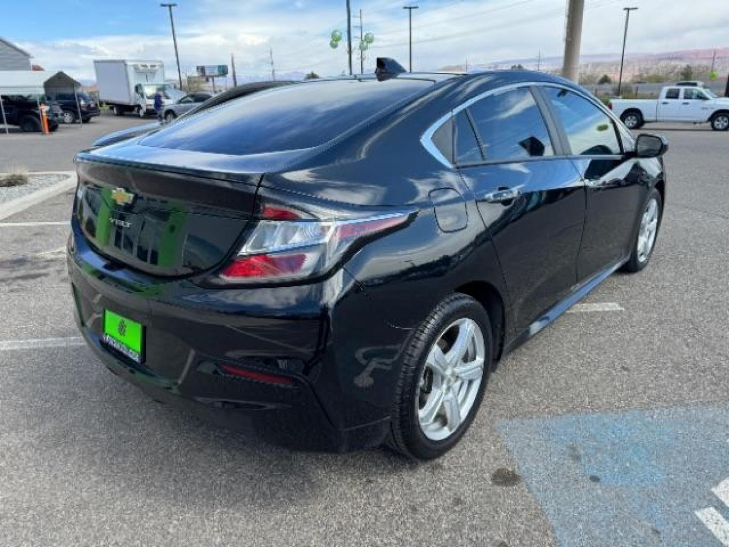 2018 Mosaic Black Metallic /Light Ash/Dark Ash, cloth Chevrolet Volt LT w/ Standard Emission Package (1G1RA6S51JU) with an 1.5L L4 DOHC 16V PLUG-IN HYBRID engine, Continuously Variable Transmission transmission, located at 940 North Main Street, Cedar City, UT, 84720, (435) 628-0023, 37.692936, -113.061897 - Photo#9