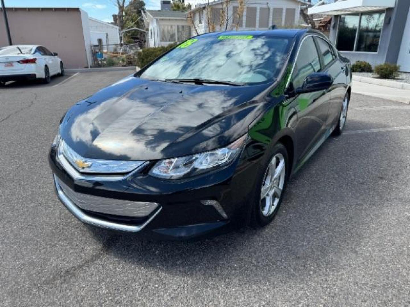 2018 Mosaic Black Metallic /Light Ash/Dark Ash, cloth Chevrolet Volt LT w/ Standard Emission Package (1G1RA6S51JU) with an 1.5L L4 DOHC 16V PLUG-IN HYBRID engine, Continuously Variable Transmission transmission, located at 940 North Main Street, Cedar City, UT, 84720, (435) 628-0023, 37.692936, -113.061897 - Photo#4