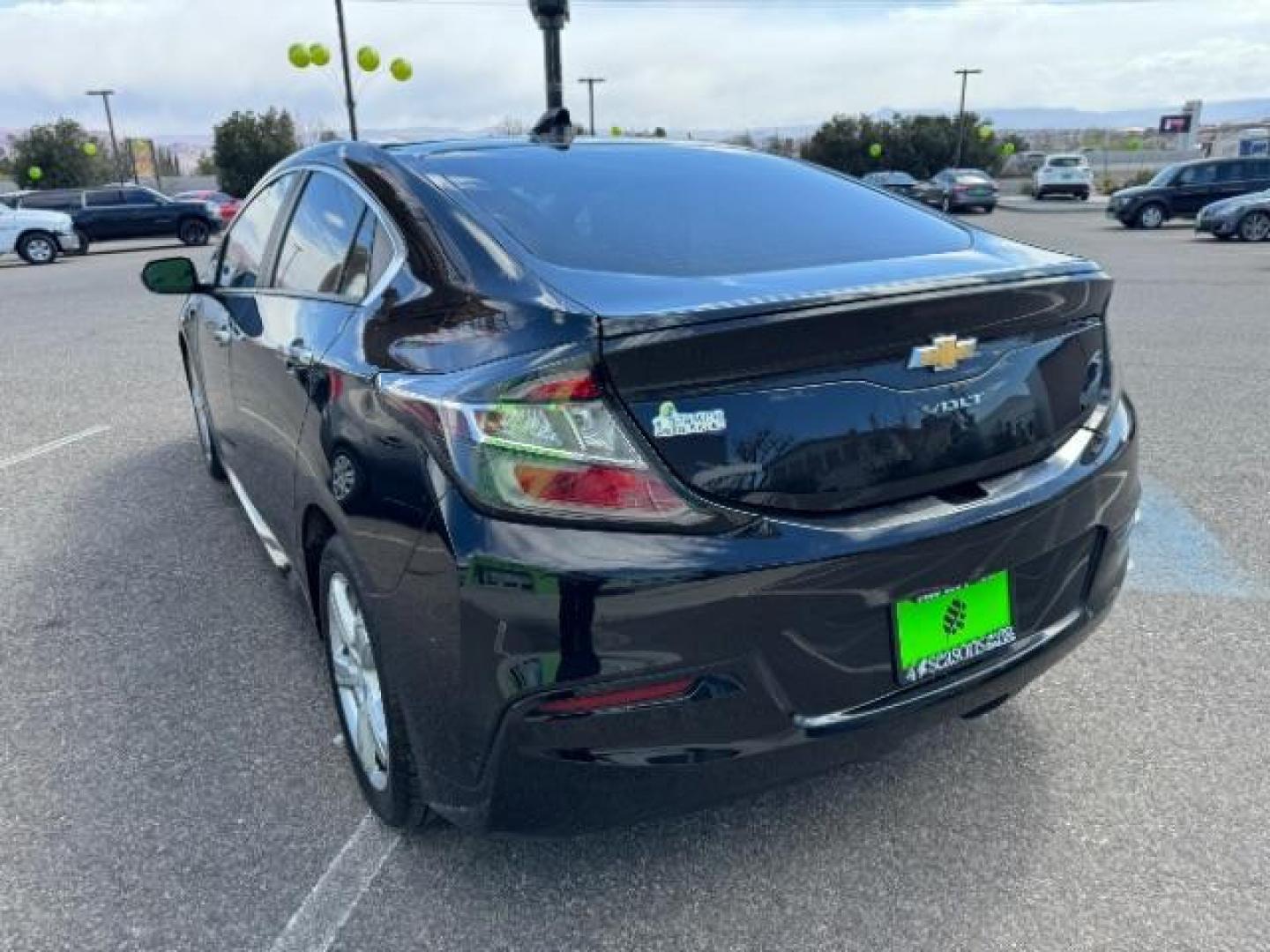 2018 Mosaic Black Metallic /Light Ash/Dark Ash, cloth Chevrolet Volt LT w/ Standard Emission Package (1G1RA6S51JU) with an 1.5L L4 DOHC 16V PLUG-IN HYBRID engine, Continuously Variable Transmission transmission, located at 940 North Main Street, Cedar City, UT, 84720, (435) 628-0023, 37.692936, -113.061897 - Photo#7