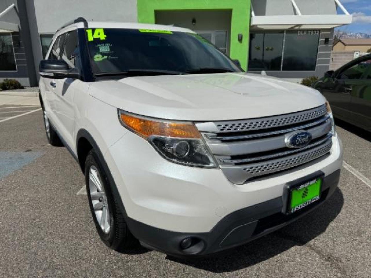 2014 White Platinum Met TC /Charcoal Black Ford Explorer XLT FWD (1FM5K7D87EG) with an 3.5L V6 DOHC 24V engine, 6-Speed Automatic transmission, located at 1865 East Red Hills Pkwy, St. George, 84770, (435) 628-0023, 37.120850, -113.543640 - Photo#1