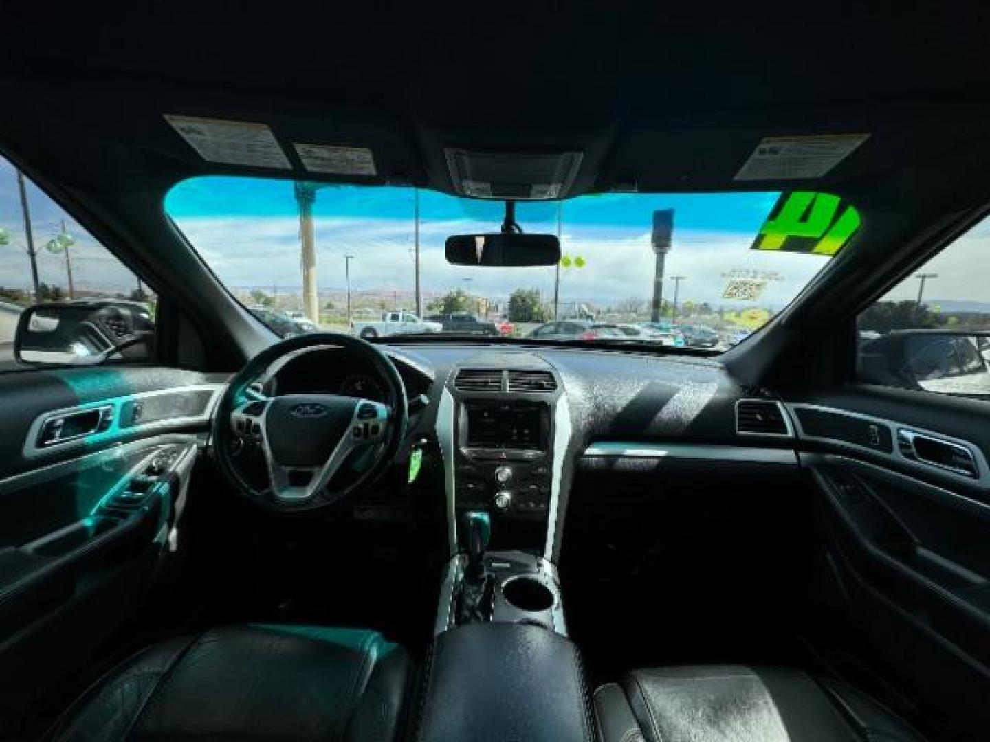 2014 White Platinum Met TC /Charcoal Black Ford Explorer XLT FWD (1FM5K7D87EG) with an 3.5L V6 DOHC 24V engine, 6-Speed Automatic transmission, located at 1865 East Red Hills Pkwy, St. George, 84770, (435) 628-0023, 37.120850, -113.543640 - Photo#29