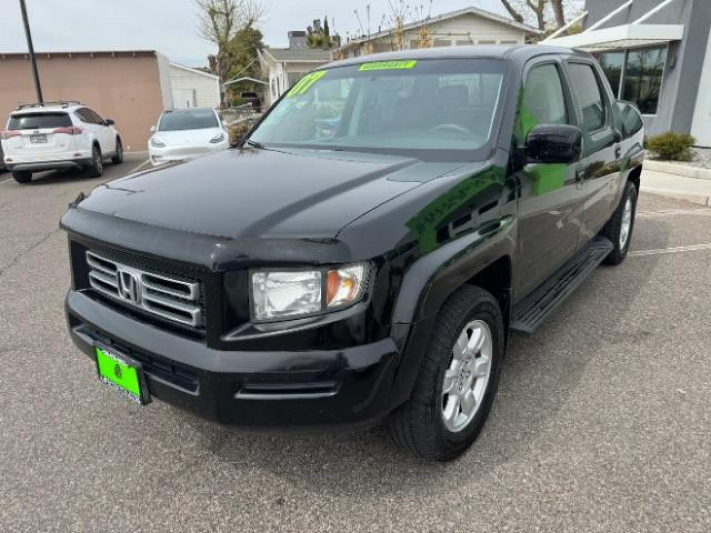 2007 Formal Black /Gray Cloth Interior Honda Ridgeline RTS (2HJYK16477H) with an 3.5L V6 SOHC 24V engine, 5-Speed Automatic transmission, located at 940 North Main Street, Cedar City, UT, 84720, (435) 628-0023, 37.692936, -113.061897 - We specialize in helping ALL people get the best financing available. No matter your credit score, good, bad or none we can get you an amazing rate. Had a bankruptcy, divorce, or repossessions? We give you the green light to get your credit back on the road. Low down and affordable payments that fit - Photo#3