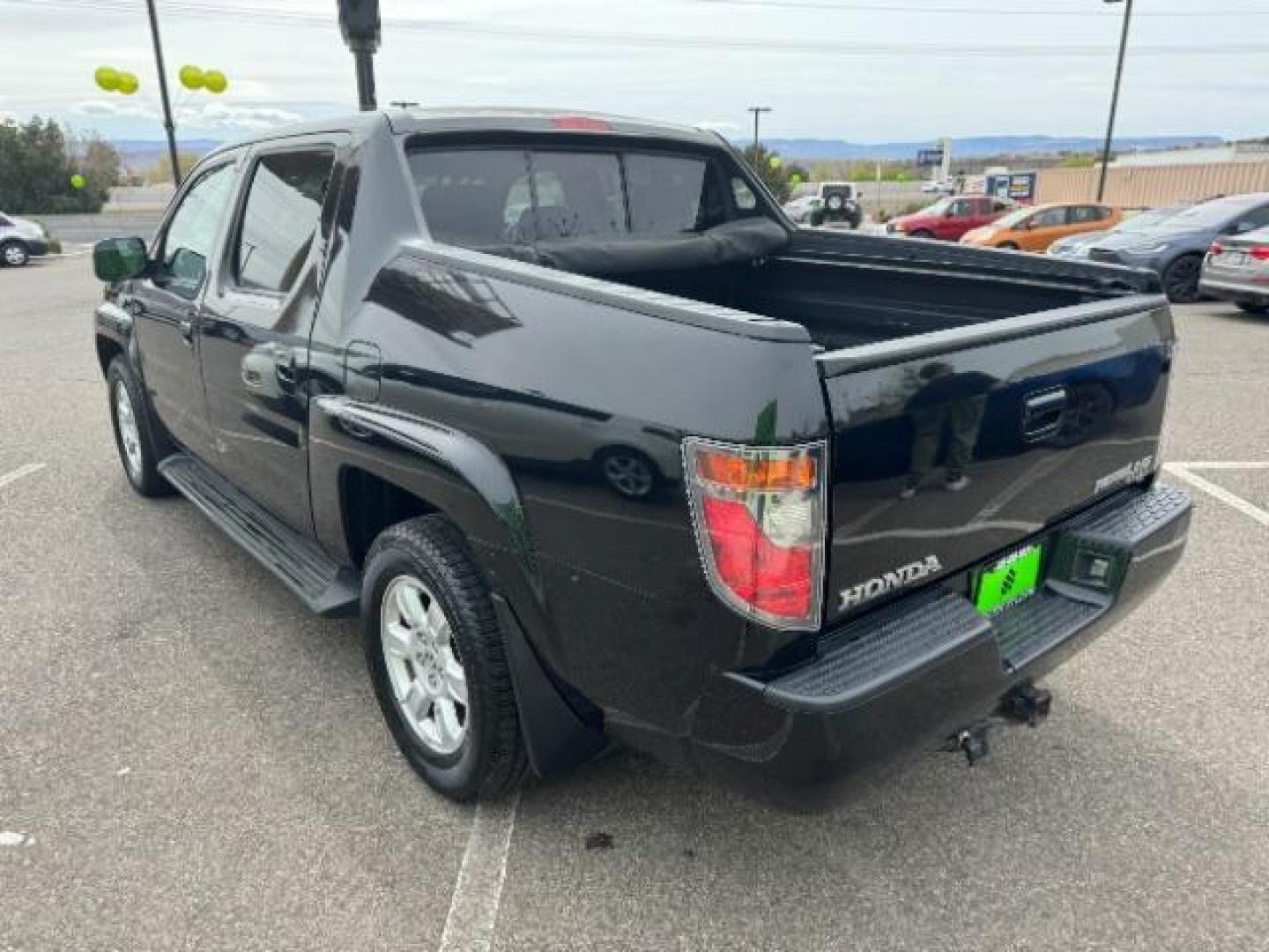 2007 Formal Black /Gray Cloth Interior Honda Ridgeline RTS (2HJYK16477H) with an 3.5L V6 SOHC 24V engine, 5-Speed Automatic transmission, located at 940 North Main Street, Cedar City, UT, 84720, (435) 628-0023, 37.692936, -113.061897 - We specialize in helping ALL people get the best financing available. No matter your credit score, good, bad or none we can get you an amazing rate. Had a bankruptcy, divorce, or repossessions? We give you the green light to get your credit back on the road. Low down and affordable payments that fit - Photo#6