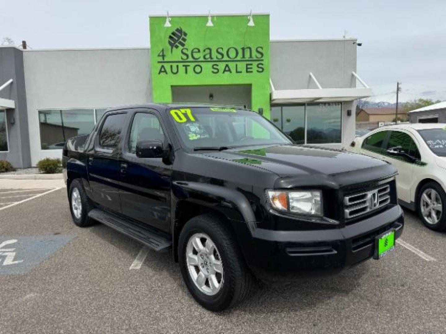 2007 Formal Black /Gray Cloth Interior Honda Ridgeline RTS (2HJYK16477H) with an 3.5L V6 SOHC 24V engine, 5-Speed Automatic transmission, located at 940 North Main Street, Cedar City, UT, 84720, (435) 628-0023, 37.692936, -113.061897 - We specialize in helping ALL people get the best financing available. No matter your credit score, good, bad or none we can get you an amazing rate. Had a bankruptcy, divorce, or repossessions? We give you the green light to get your credit back on the road. Low down and affordable payments that fit - Photo#0