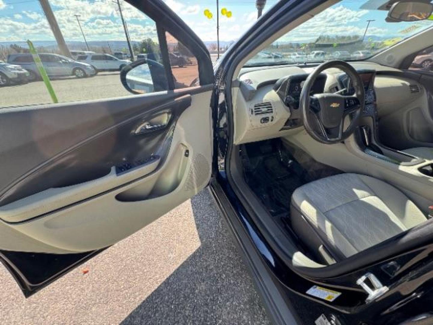 2013 Black /Tan Cloth Interior Chevrolet Volt Standard (1G1RA6E43DU) with an 1.4L L4 DOHC 16V PLUG-IN HYBRID engine, Continuously Variable Transmission transmission, located at 1865 East Red Hills Pkwy, St. George, 84770, (435) 628-0023, 37.120850, -113.543640 - ***This vehicle qualifies for the EV/Hybrid tax rebate of up to $4,000*** We are setup with the IRS to recieve direct payments within 72 hours. We file the rebate online with IRS and can credit it to your down payment, reduce the sales price OR give you cashback!! These cars will not last and can o - Photo#16