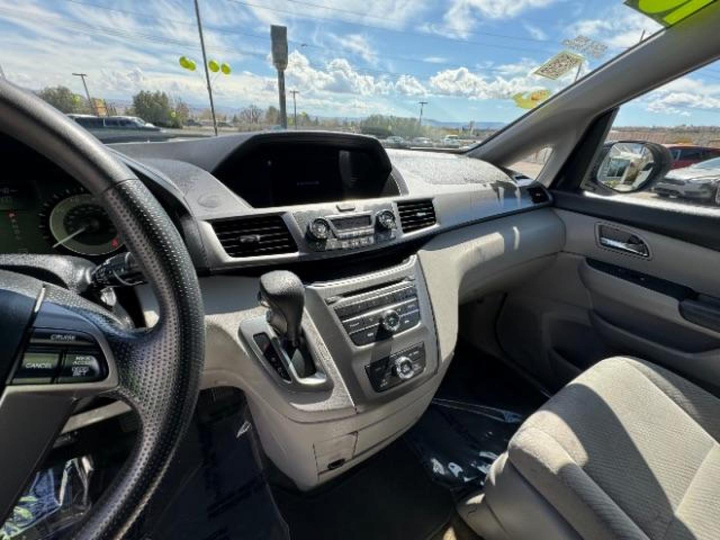 2015 Modern Steel Metallic /Gray, cloth Honda Odyssey LX (5FNRL5H23FB) with an 3.5L V6 SOHC 24V engine, 6-Speed Automatic transmission, located at 1865 East Red Hills Pkwy, St. George, 84770, (435) 628-0023, 37.120850, -113.543640 - Photo#19