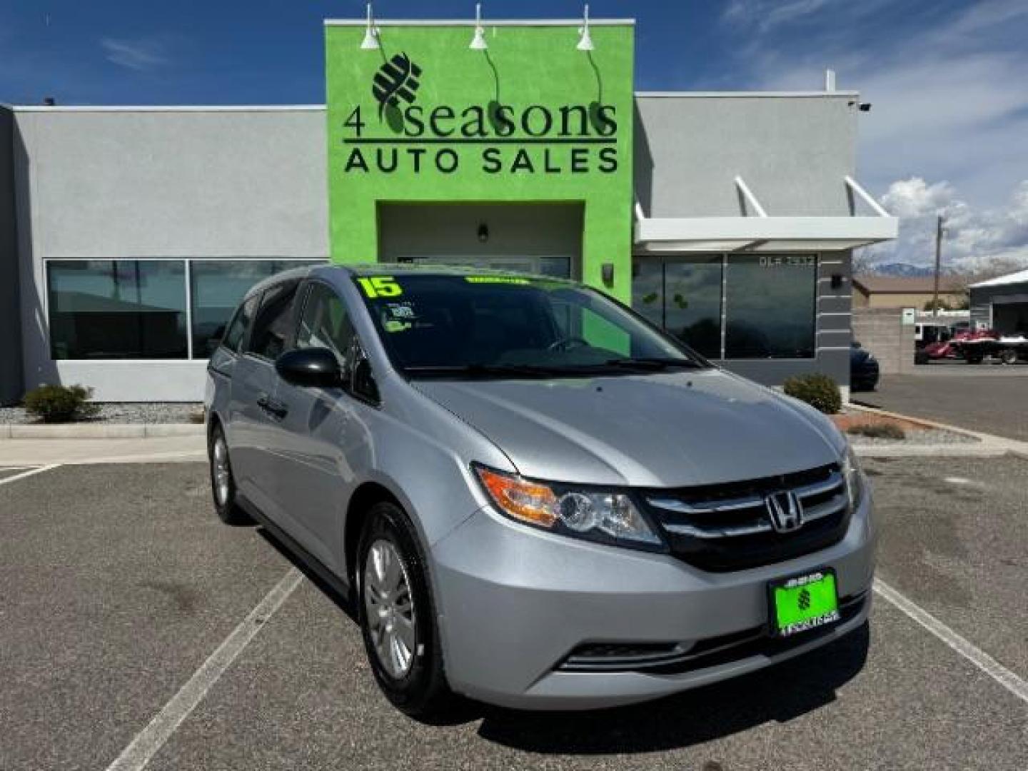 2015 Modern Steel Metallic /Gray, cloth Honda Odyssey LX (5FNRL5H23FB) with an 3.5L V6 SOHC 24V engine, 6-Speed Automatic transmission, located at 1865 East Red Hills Pkwy, St. George, 84770, (435) 628-0023, 37.120850, -113.543640 - We specialize in helping ALL people get the best financing available. No matter your credit score, good, bad or none we can get you an amazing rate. Had a bankruptcy, divorce, or repossessions? We give you the green light to get your credit back on the road. Low down and affordable payments that fit - Photo#0