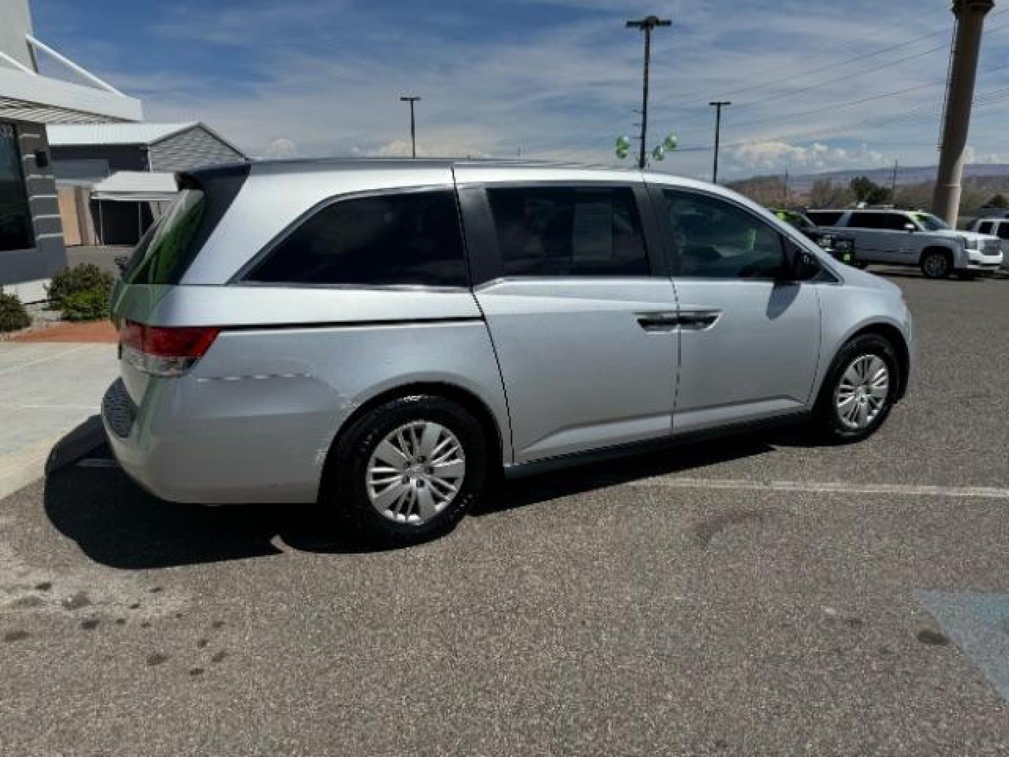 2015 Modern Steel Metallic /Gray, cloth Honda Odyssey LX (5FNRL5H23FB) with an 3.5L V6 SOHC 24V engine, 6-Speed Automatic transmission, located at 1865 East Red Hills Pkwy, St. George, 84770, (435) 628-0023, 37.120850, -113.543640 - We specialize in helping ALL people get the best financing available. No matter your credit score, good, bad or none we can get you an amazing rate. Had a bankruptcy, divorce, or repossessions? We give you the green light to get your credit back on the road. Low down and affordable payments that fit - Photo#10