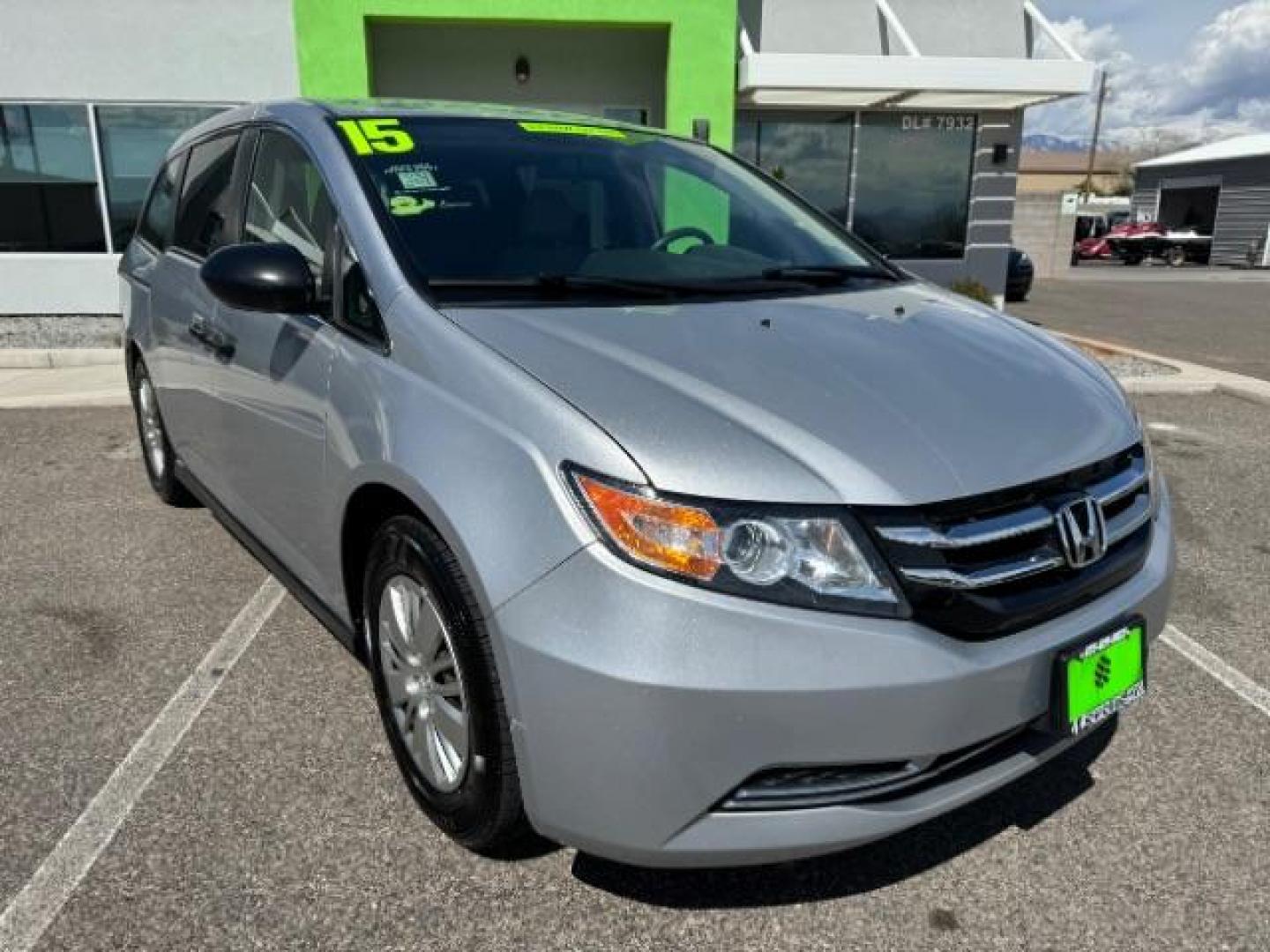 2015 Modern Steel Metallic /Gray, cloth Honda Odyssey LX (5FNRL5H23FB) with an 3.5L V6 SOHC 24V engine, 6-Speed Automatic transmission, located at 1865 East Red Hills Pkwy, St. George, 84770, (435) 628-0023, 37.120850, -113.543640 - We specialize in helping ALL people get the best financing available. No matter your credit score, good, bad or none we can get you an amazing rate. Had a bankruptcy, divorce, or repossessions? We give you the green light to get your credit back on the road. Low down and affordable payments that fit - Photo#1