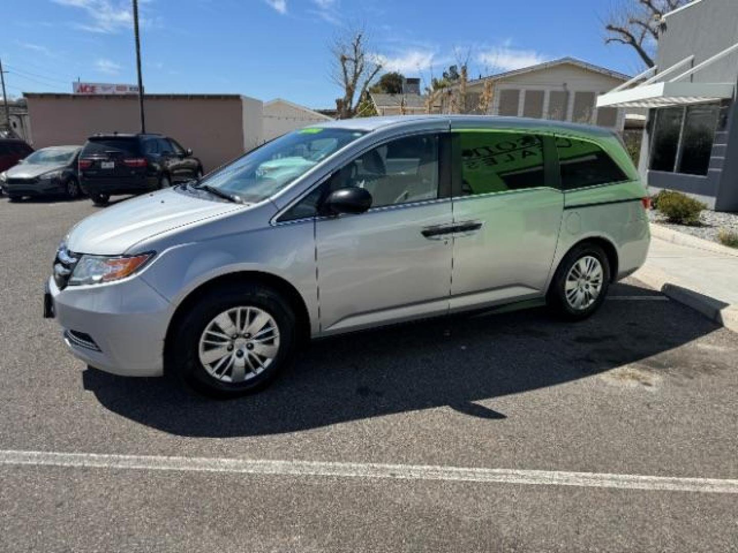 2015 Modern Steel Metallic /Gray, cloth Honda Odyssey LX (5FNRL5H23FB) with an 3.5L V6 SOHC 24V engine, 6-Speed Automatic transmission, located at 1865 East Red Hills Pkwy, St. George, 84770, (435) 628-0023, 37.120850, -113.543640 - We specialize in helping ALL people get the best financing available. No matter your credit score, good, bad or none we can get you an amazing rate. Had a bankruptcy, divorce, or repossessions? We give you the green light to get your credit back on the road. Low down and affordable payments that fit - Photo#4