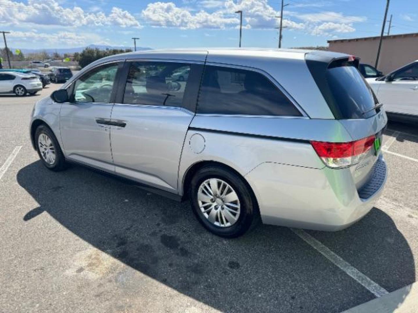 2015 Modern Steel Metallic /Gray, cloth Honda Odyssey LX (5FNRL5H23FB) with an 3.5L V6 SOHC 24V engine, 6-Speed Automatic transmission, located at 1865 East Red Hills Pkwy, St. George, 84770, (435) 628-0023, 37.120850, -113.543640 - We specialize in helping ALL people get the best financing available. No matter your credit score, good, bad or none we can get you an amazing rate. Had a bankruptcy, divorce, or repossessions? We give you the green light to get your credit back on the road. Low down and affordable payments that fit - Photo#6