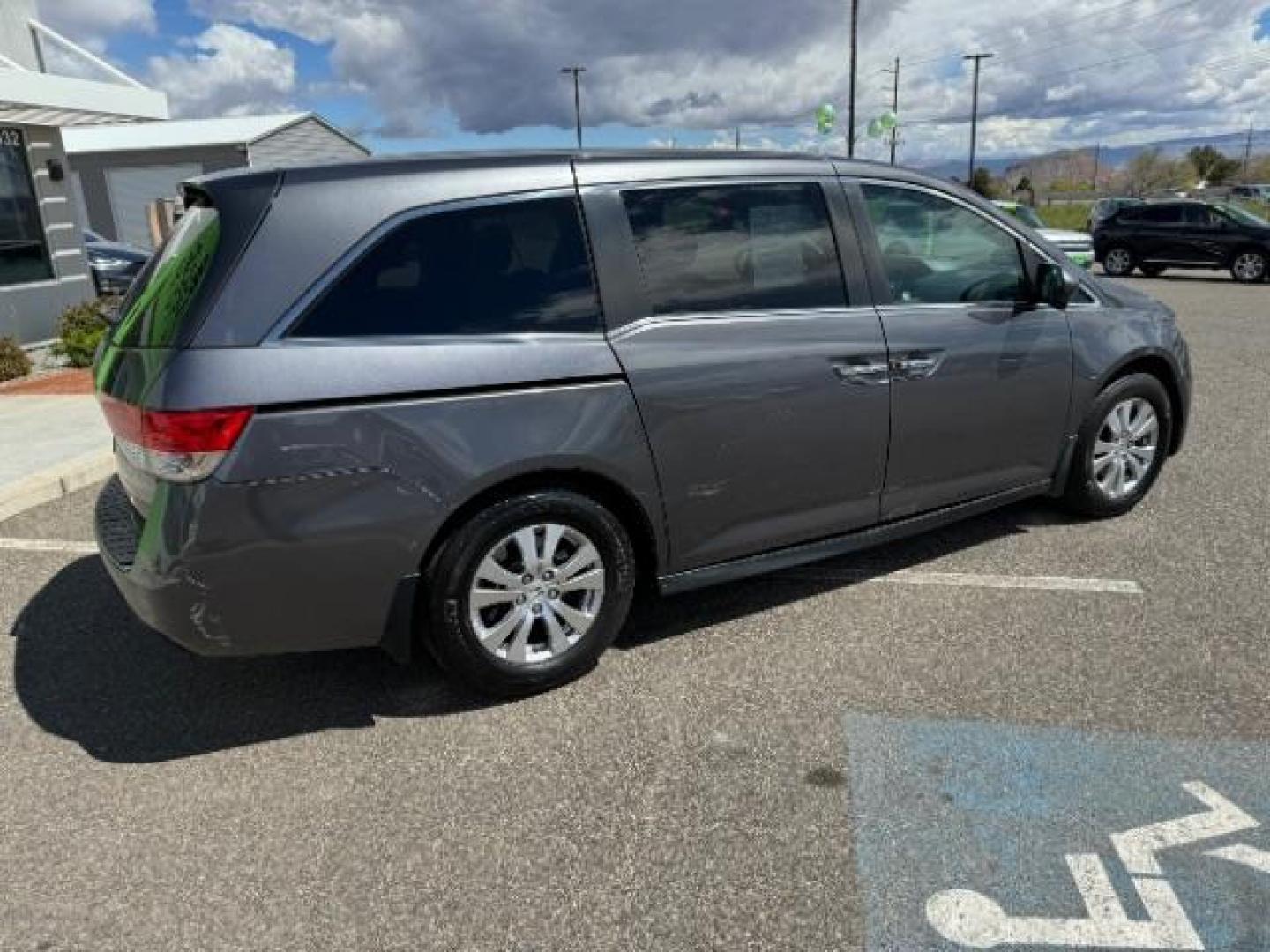 2015 Alabaster Silver Metallic Honda Odyssey EX (5FNRL5H46FB) with an 3.5L V6 SOHC 24V engine, 6-Speed Automatic transmission, located at 940 North Main Street, Cedar City, UT, 84720, (435) 628-0023, 37.692936, -113.061897 - Photo#10