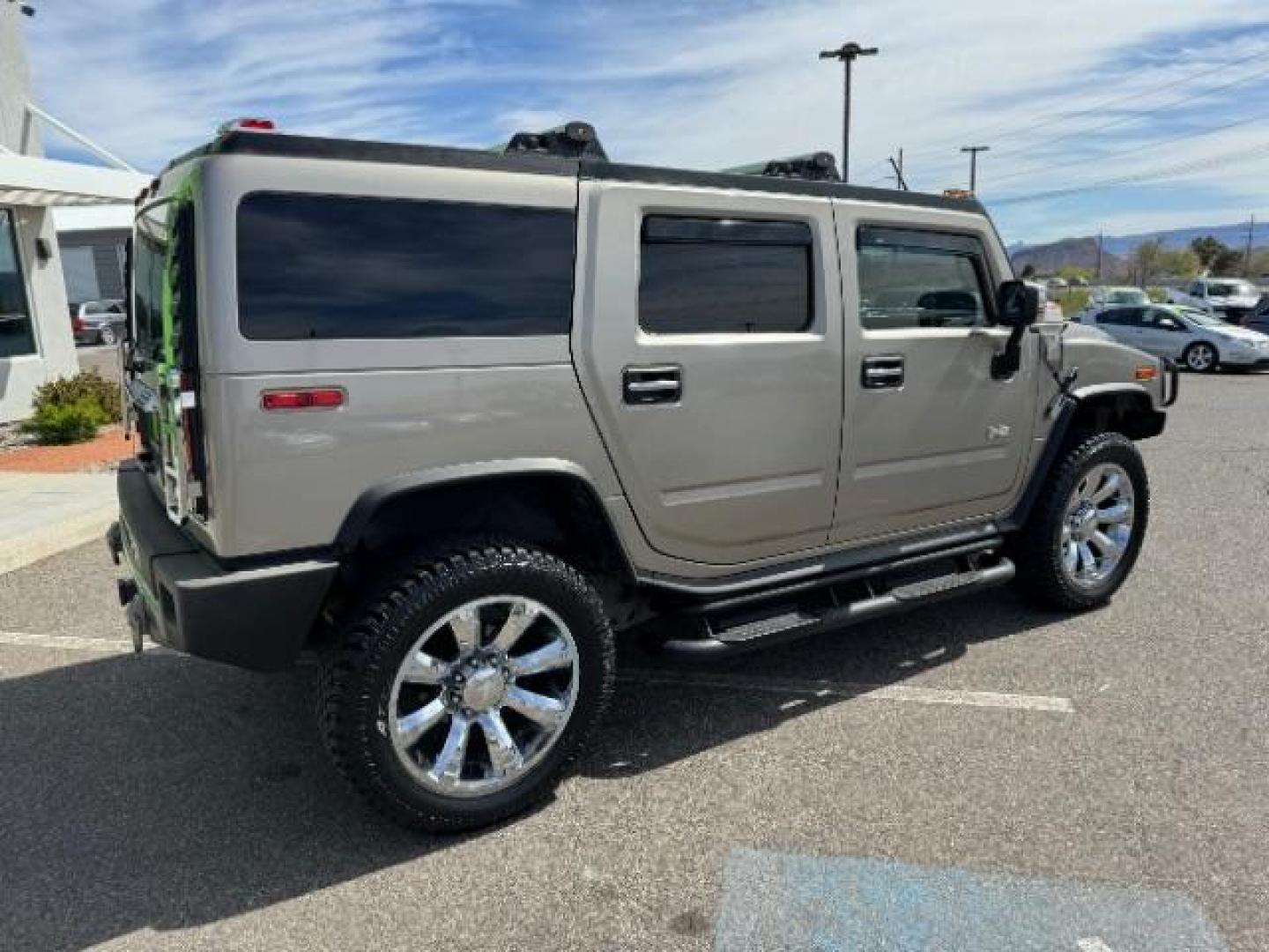 2003 Pewter Metallic /Wheat Leather Interior Hummer H2 Sport Utility (5GRGN23U73H) with an 6.0L V8 OHV 16V engine, 4-Speed Automatic transmission, located at 1865 East Red Hills Pkwy, St. George, 84770, (435) 628-0023, 37.120850, -113.543640 - We specialize in helping ALL people get the best financing available. No matter your credit score, good, bad or none we can get you an amazing rate. Had a bankruptcy, divorce, or repossessions? We give you the green light to get your credit back on the road. Low down and affordable payments that fit - Photo#11