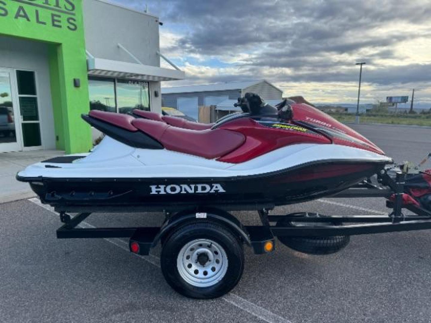 2005 Maroon HONDA AQUA TRAX F-12X (HPSE1957D50) with an JET DRIVE engine, automatic transmission, located at 1865 East Red Hills Pkwy, St. George, 84770, (435) 628-0023, 37.120850, -113.543640 - Photo#2