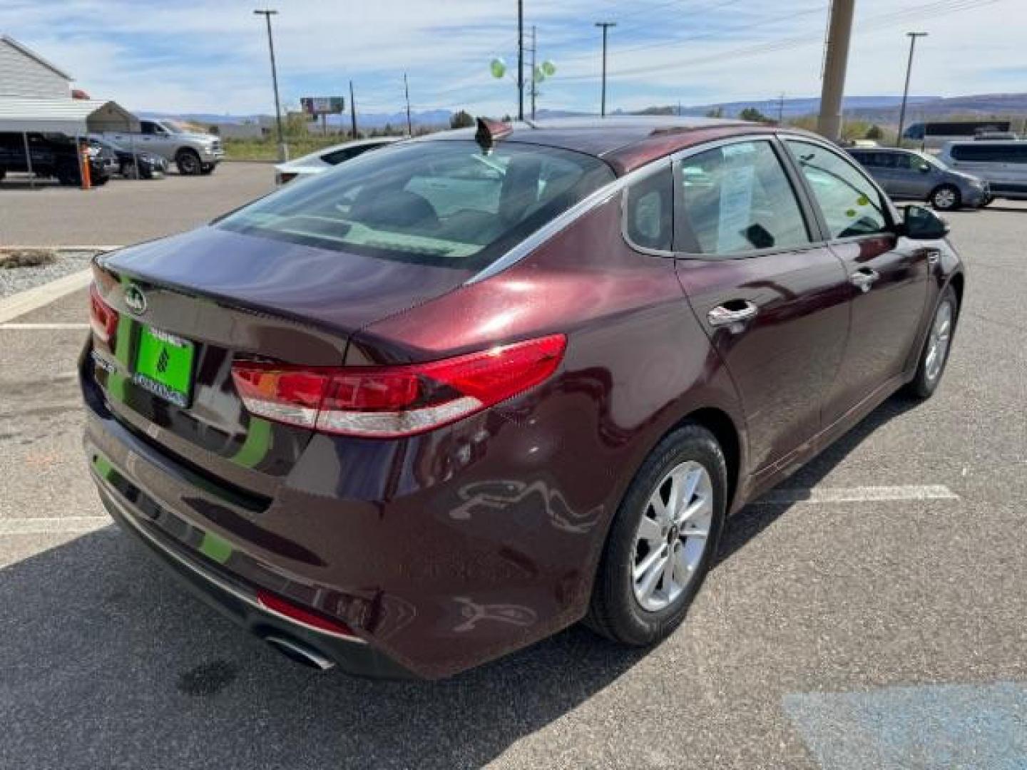 2018 Sangria /Beige Cloth, cloth Kia Optima LX (5XXGT4L33JG) with an 2.4L L4 DOHC 16V engine, 6-Speed Automatic transmission, located at 940 North Main Street, Cedar City, UT, 84720, (435) 628-0023, 37.692936, -113.061897 - Photo#9