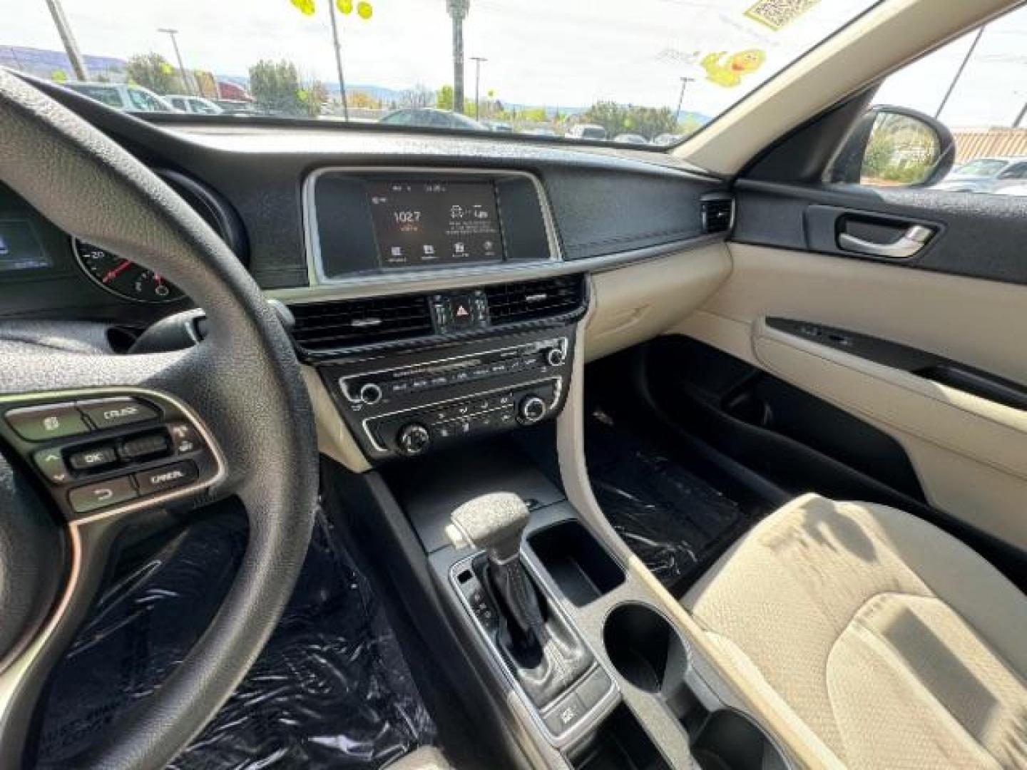 2018 Sangria /Beige Cloth, cloth Kia Optima LX (5XXGT4L33JG) with an 2.4L L4 DOHC 16V engine, 6-Speed Automatic transmission, located at 940 North Main Street, Cedar City, UT, 84720, (435) 628-0023, 37.692936, -113.061897 - Photo#18