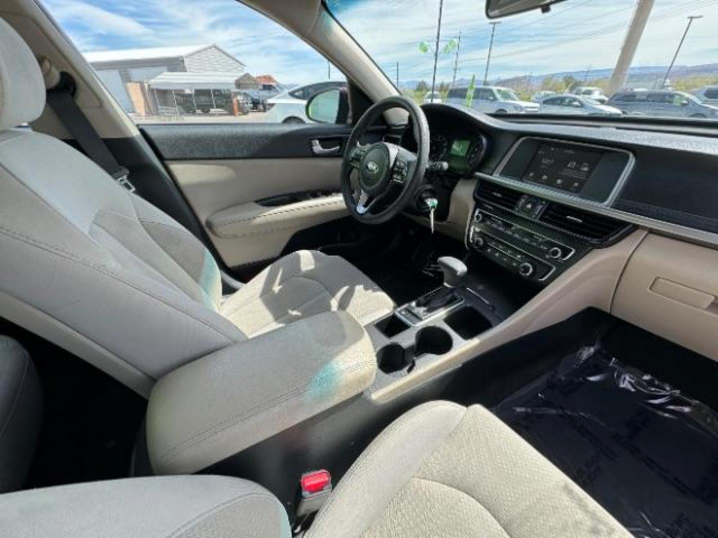 2018 Sangria /Beige Cloth, cloth Kia Optima LX (5XXGT4L33JG) with an 2.4L L4 DOHC 16V engine, 6-Speed Automatic transmission, located at 940 North Main Street, Cedar City, UT, 84720, (435) 628-0023, 37.692936, -113.061897 - Photo#32