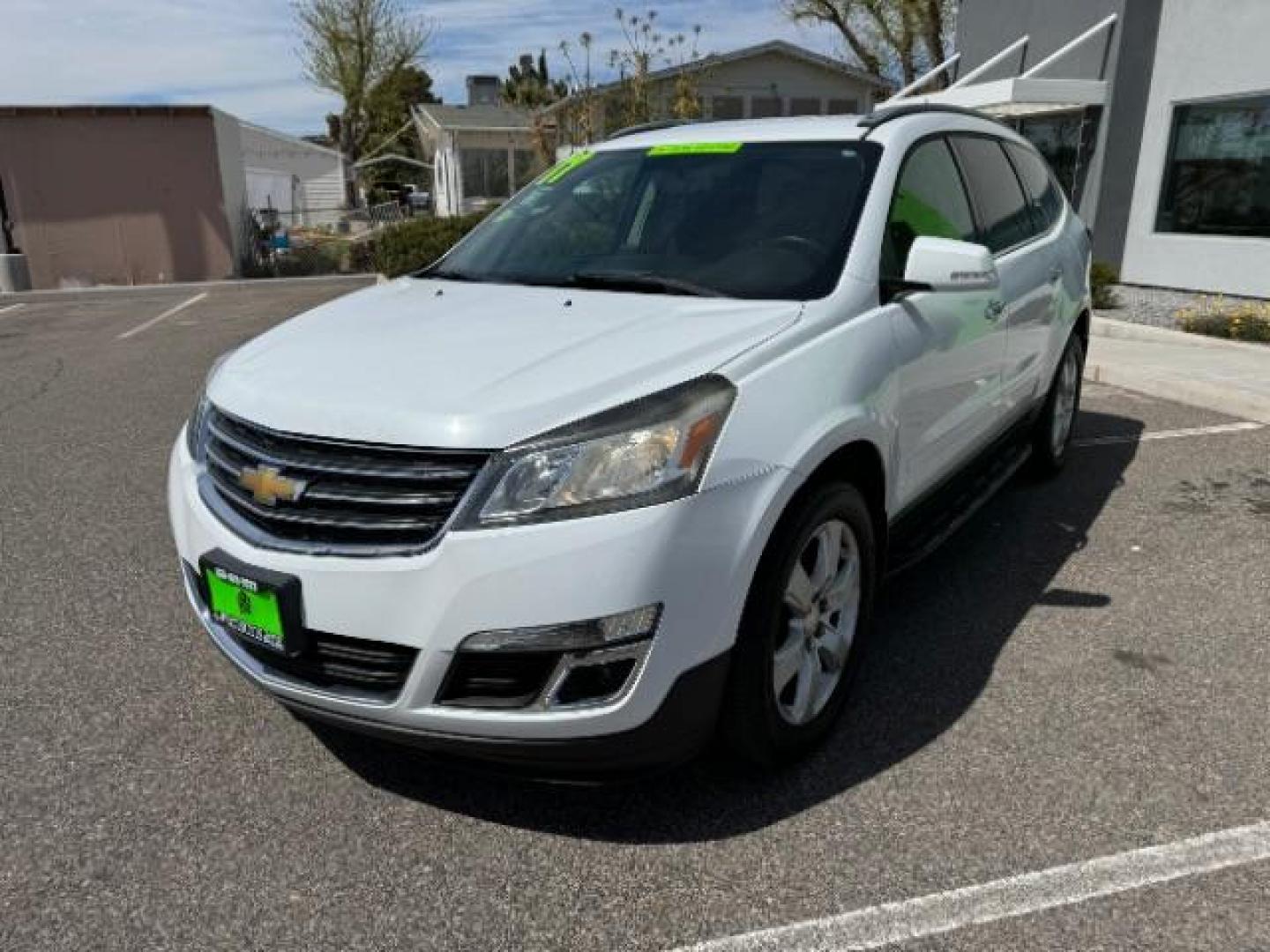 2017 Summit White /Ebony, premium cloth Chevrolet Traverse 1LT FWD (1GNKRGKD8HJ) with an 3.6L V6 DOHC 24V engine, 6-Speed Automatic transmission, located at 1865 East Red Hills Pkwy, St. George, 84770, (435) 628-0023, 37.120850, -113.543640 - We specialize in helping ALL people get the best financing available. No matter your credit score, good, bad or none we can get you an amazing rate. Had a bankruptcy, divorce, or repossessions? We give you the green light to get your credit back on the road. Low down and affordable payments that fit - Photo#3