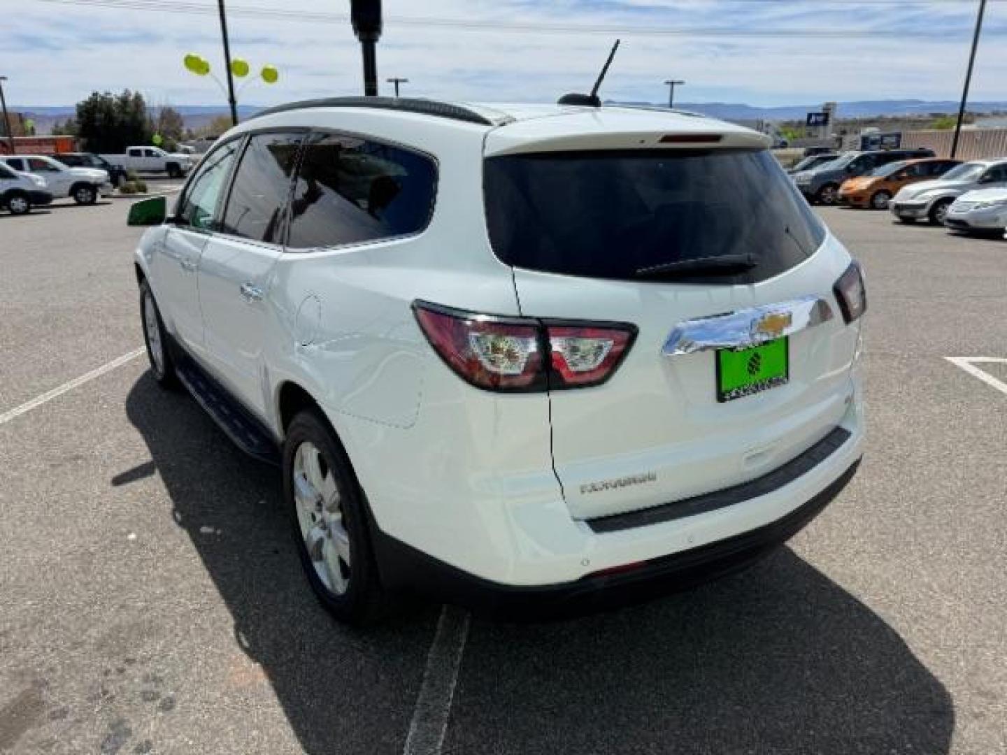 2017 Summit White /Ebony, premium cloth Chevrolet Traverse 1LT FWD (1GNKRGKD8HJ) with an 3.6L V6 DOHC 24V engine, 6-Speed Automatic transmission, located at 1865 East Red Hills Pkwy, St. George, 84770, (435) 628-0023, 37.120850, -113.543640 - We specialize in helping ALL people get the best financing available. No matter your credit score, good, bad or none we can get you an amazing rate. Had a bankruptcy, divorce, or repossessions? We give you the green light to get your credit back on the road. Low down and affordable payments that fit - Photo#7