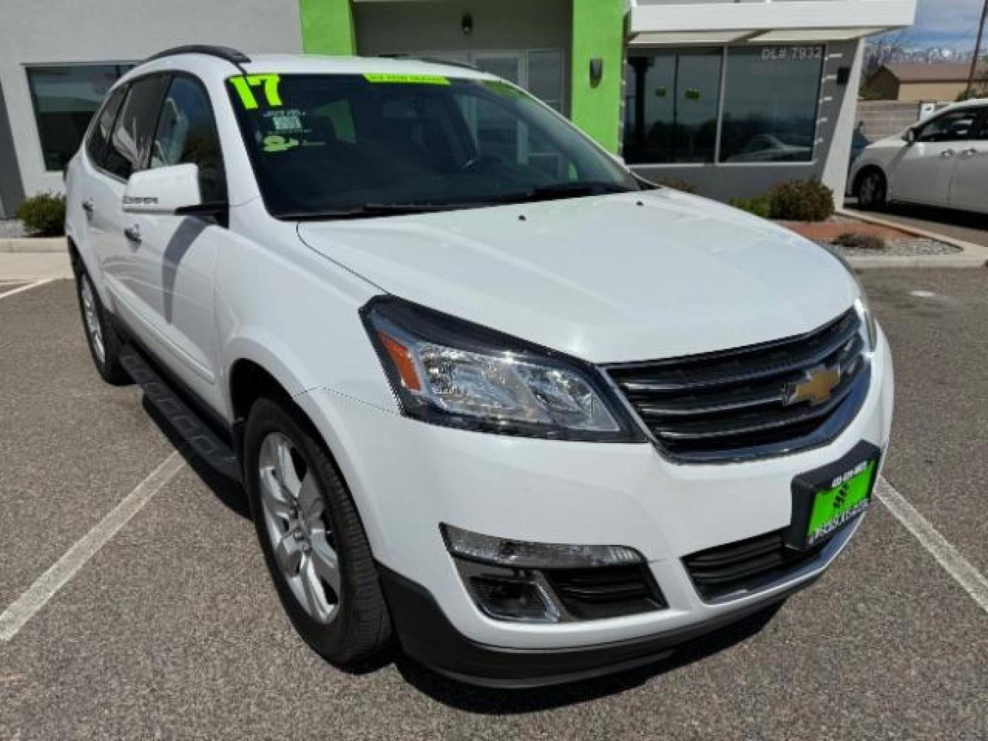 2017 Summit White /Ebony, premium cloth Chevrolet Traverse 1LT FWD (1GNKRGKD8HJ) with an 3.6L V6 DOHC 24V engine, 6-Speed Automatic transmission, located at 1865 East Red Hills Pkwy, St. George, 84770, (435) 628-0023, 37.120850, -113.543640 - Photo#1