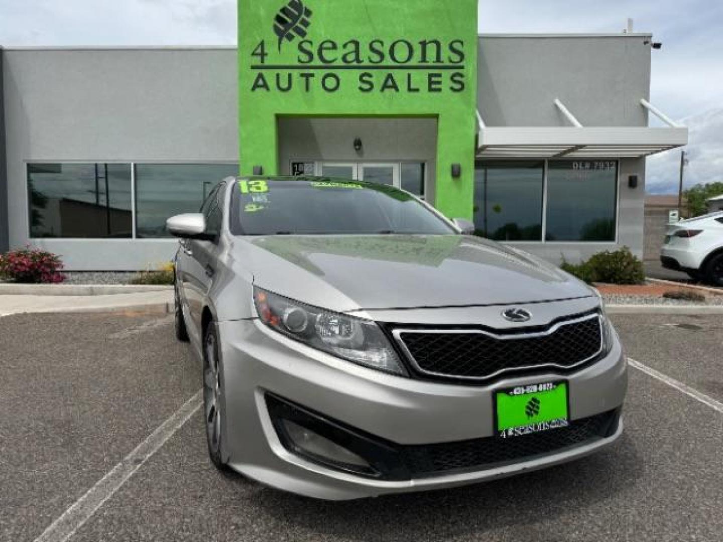 2013 Satin Metal Metallic /Black Leather Interior Kia Optima SX (5XXGR4A61DG) with an 2.0L L4 DOHC 16V TURBO engine, 6-Speed Automatic transmission, located at 1865 East Red Hills Pkwy, St. George, 84770, (435) 628-0023, 37.120850, -113.543640 - We specialize in helping ALL people get the best financing available. No matter your credit score, good, bad or none we can get you an amazing rate. Had a bankruptcy, divorce, or repossessions? We give you the green light to get your credit back on the road. Low down and affordable payments that fit - Photo#0