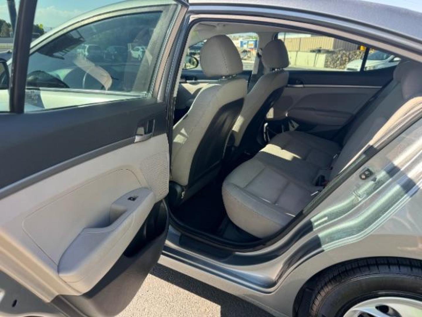 2018 Galactic Gray /Beige, cloth Hyundai Elantra SE 6AT (KMHD74LFXJU) with an 1.8L L4 DOHC 16V engine, 6-Speed Automatic transmission, located at 1865 East Red Hills Pkwy, St. George, 84770, (435) 628-0023, 37.120850, -113.543640 - Photo#21