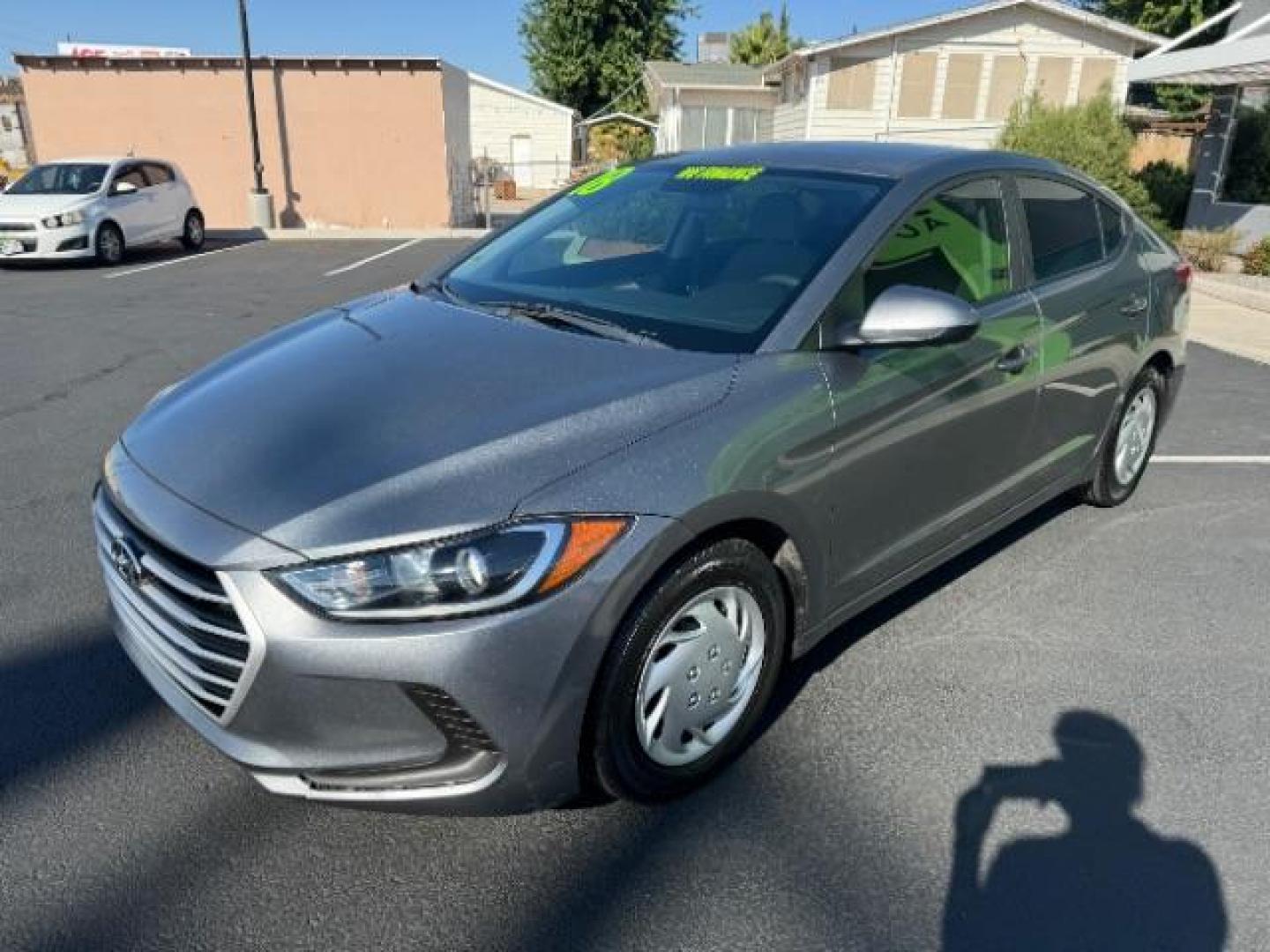 2018 Galactic Gray /Beige, cloth Hyundai Elantra SE 6AT (KMHD74LFXJU) with an 1.8L L4 DOHC 16V engine, 6-Speed Automatic transmission, located at 940 North Main Street, Cedar City, UT, 84720, (435) 628-0023, 37.692936, -113.061897 - Photo#2