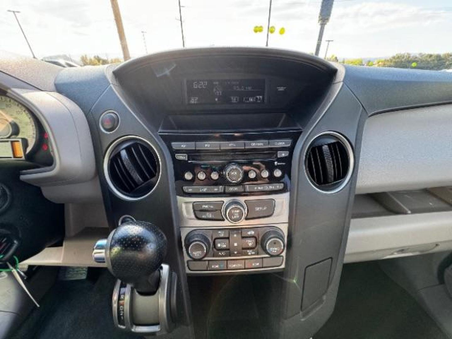 2012 Alabaster Silver Metallic /Gray Cloth Interior Honda Pilot EX 4WD 5-Spd AT (5FNYF4H40CB) with an 3.5L V6 SOHC 24V engine, 5-Speed Automatic transmission, located at 940 North Main Street, Cedar City, UT, 84720, (435) 628-0023, 37.692936, -113.061897 - We specialize in helping ALL people get the best financing available. No matter your credit score, good, bad or none we can get you an amazing rate. Had a bankruptcy, divorce, or repossessions? We give you the green light to get your credit back on the road. Low down and affordable payments that fit - Photo#24