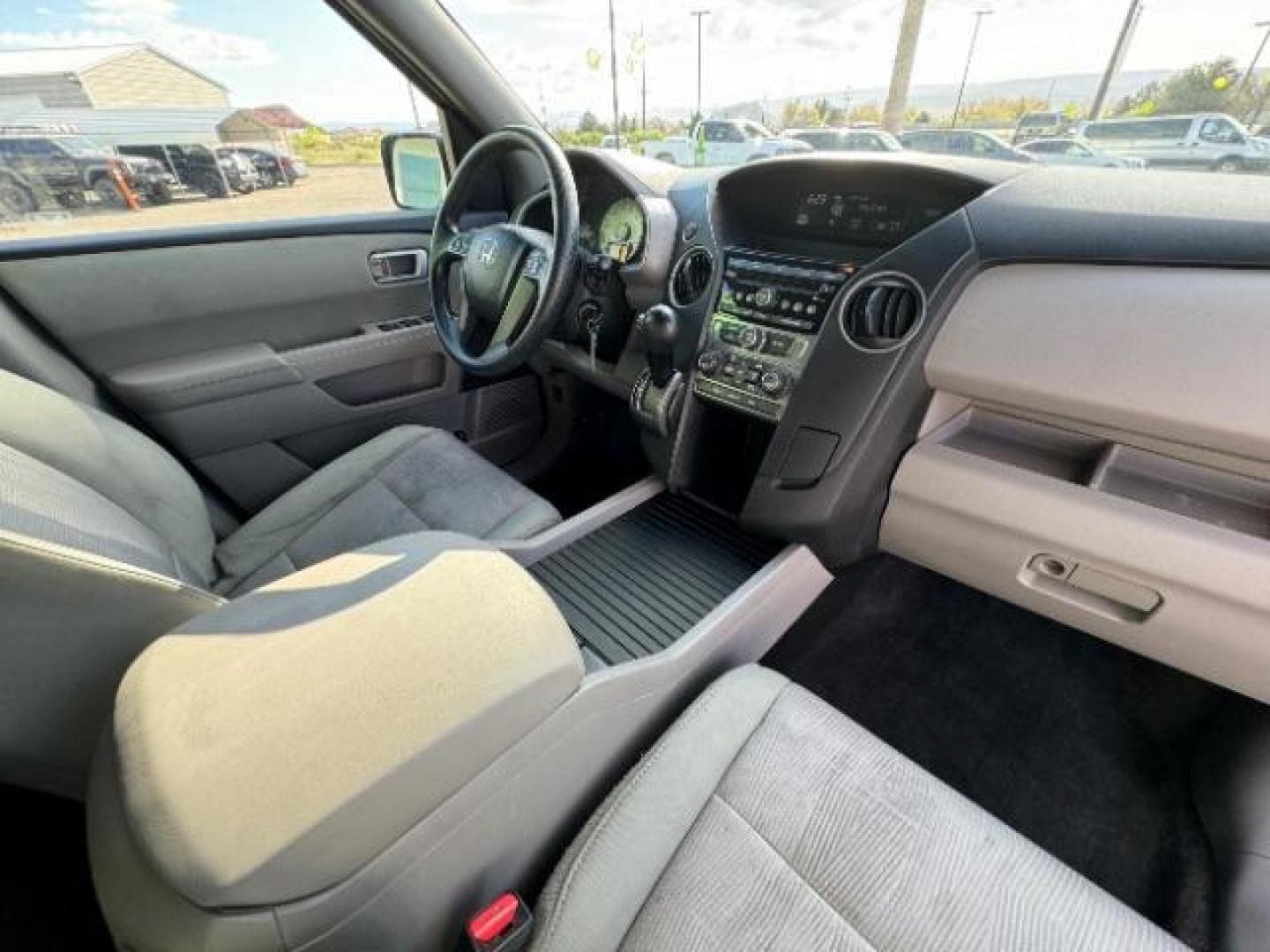 2012 Alabaster Silver Metallic /Gray Cloth Interior Honda Pilot EX 4WD 5-Spd AT (5FNYF4H40CB) with an 3.5L V6 SOHC 24V engine, 5-Speed Automatic transmission, located at 940 North Main Street, Cedar City, UT, 84720, (435) 628-0023, 37.692936, -113.061897 - We specialize in helping ALL people get the best financing available. No matter your credit score, good, bad or none we can get you an amazing rate. Had a bankruptcy, divorce, or repossessions? We give you the green light to get your credit back on the road. Low down and affordable payments that fit - Photo#37