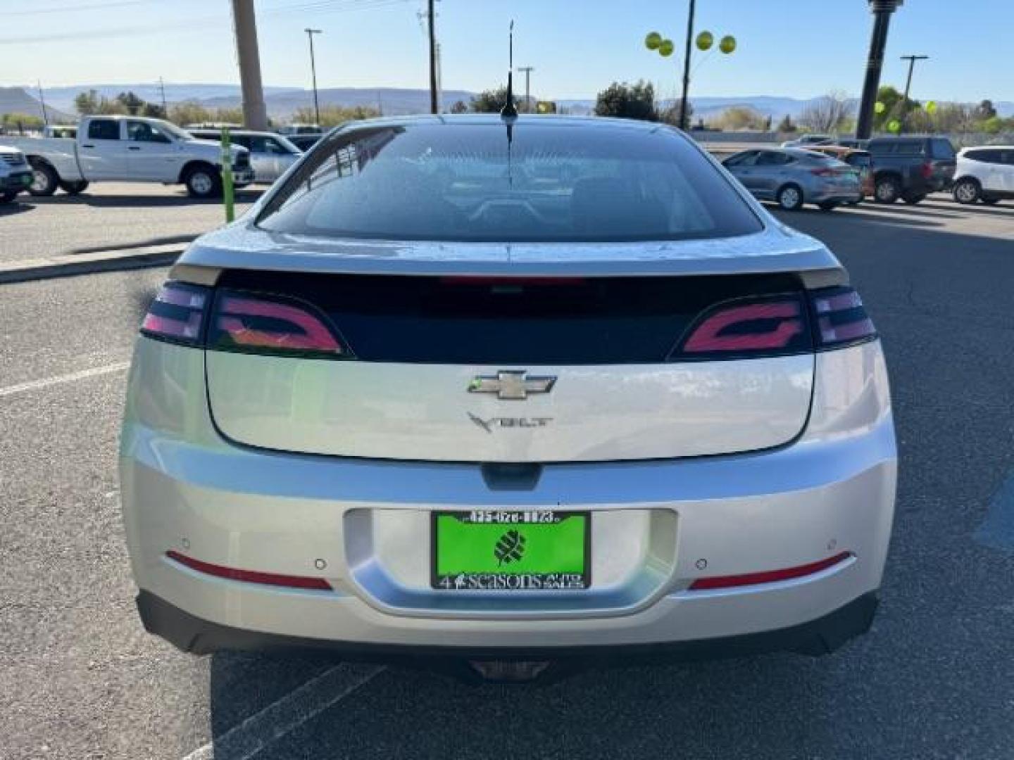 2014 Silver /Black Interior Chevrolet Volt Standard w/ LEP (1G1RE6E48EU) with an 1.4L L4 DOHC 16V PLUG-IN HYBRID engine, Continuously Variable Transmission transmission, located at 940 North Main Street, Cedar City, UT, 84720, (435) 628-0023, 37.692936, -113.061897 - Photo#8